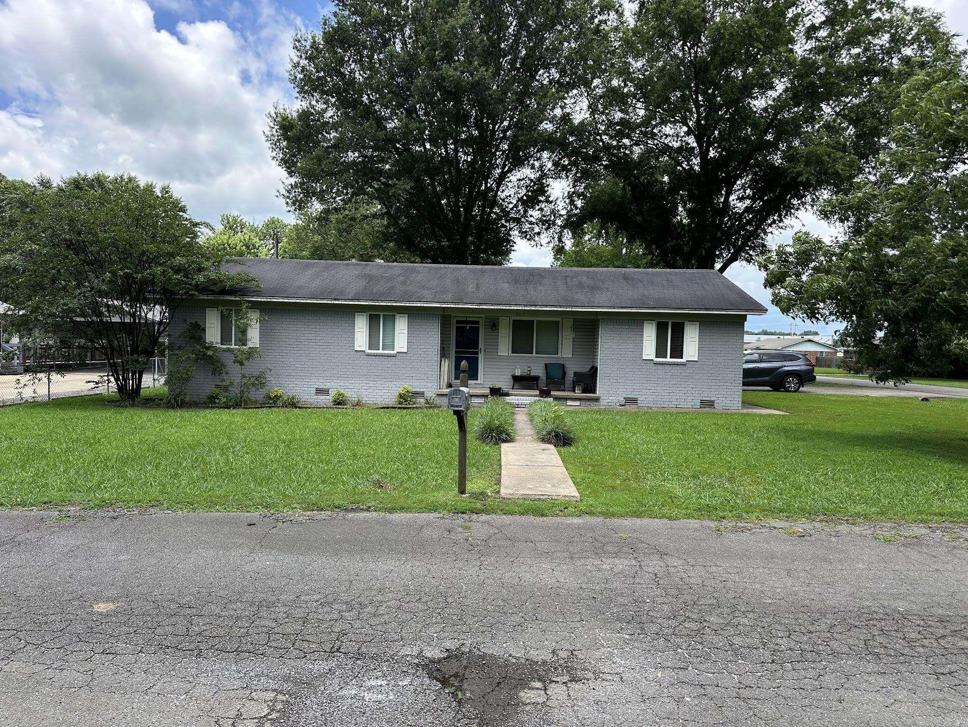 207 Byron  Beebe, AR