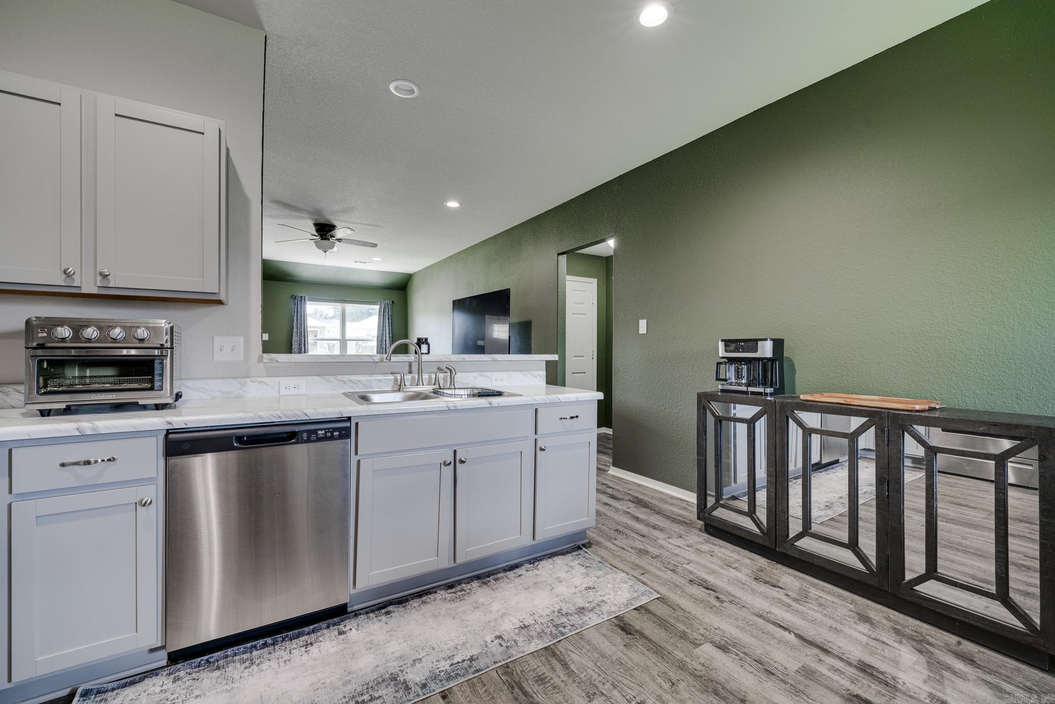 22 Saunder Dr  Austin, AR