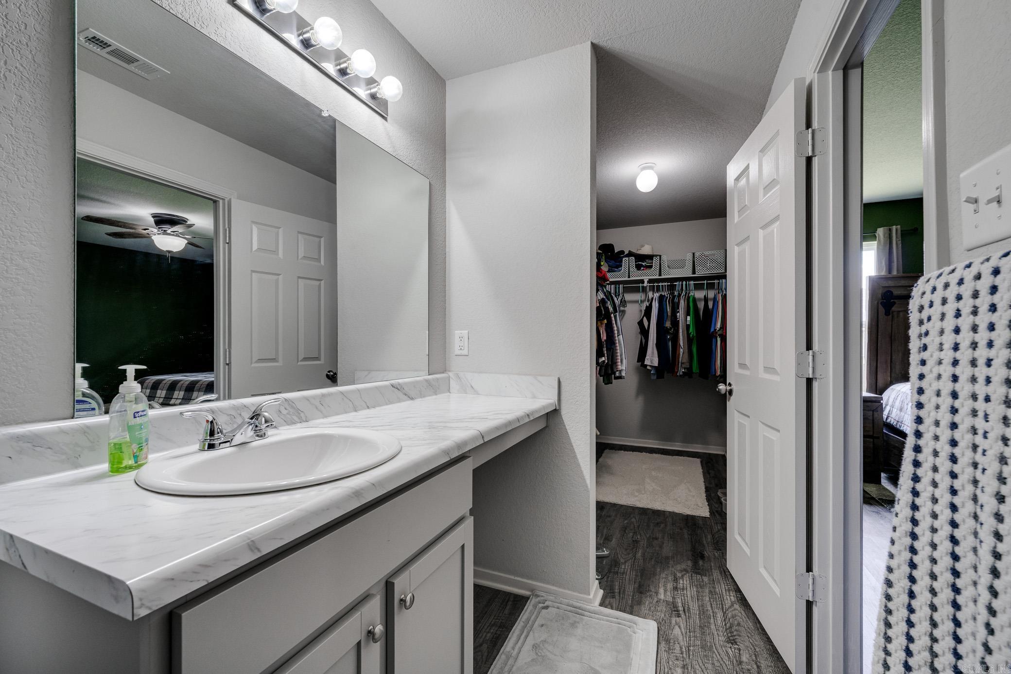 22 Saunder Dr  Austin, AR