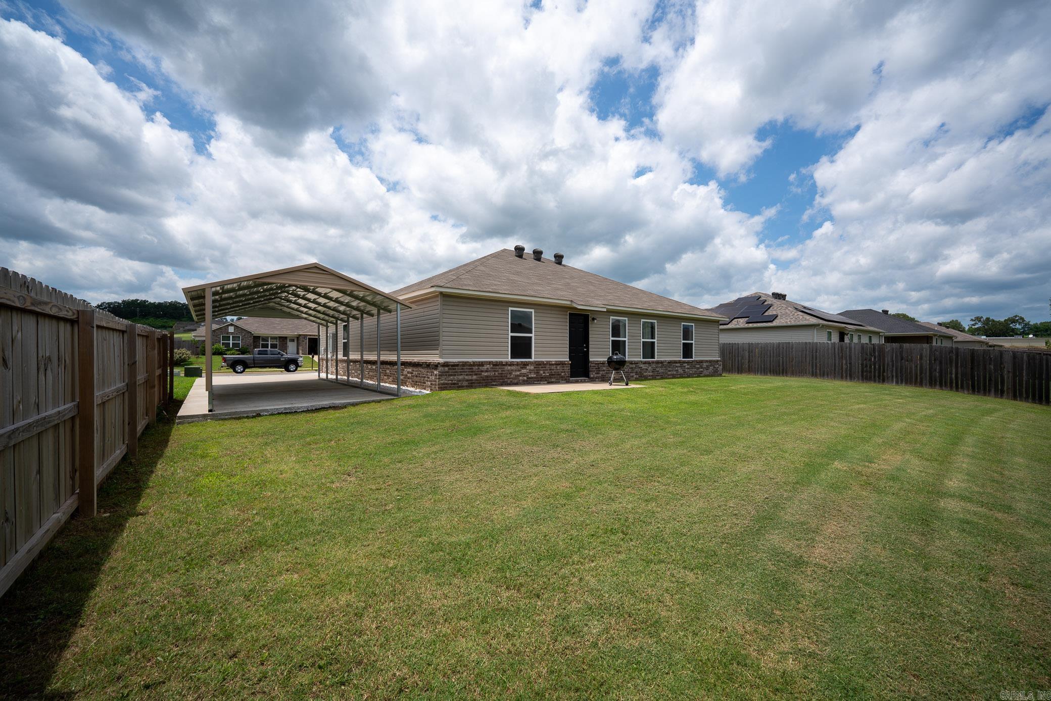 22 Saunder Dr  Austin, AR