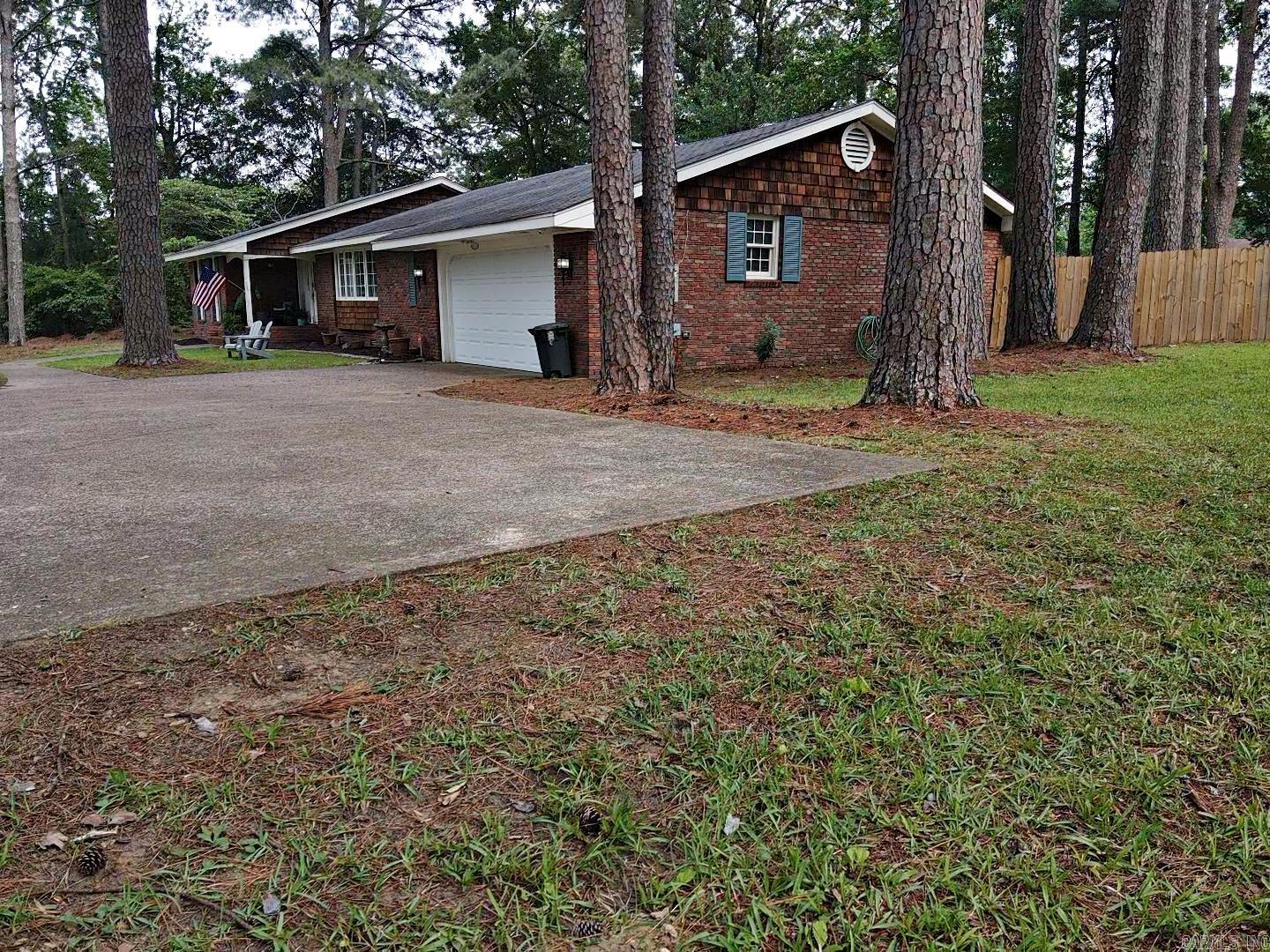 102 Mockingbird  Arkadelphia, AR