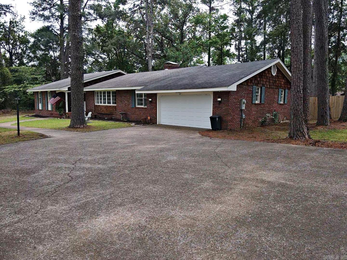 102 Mockingbird  Arkadelphia, AR