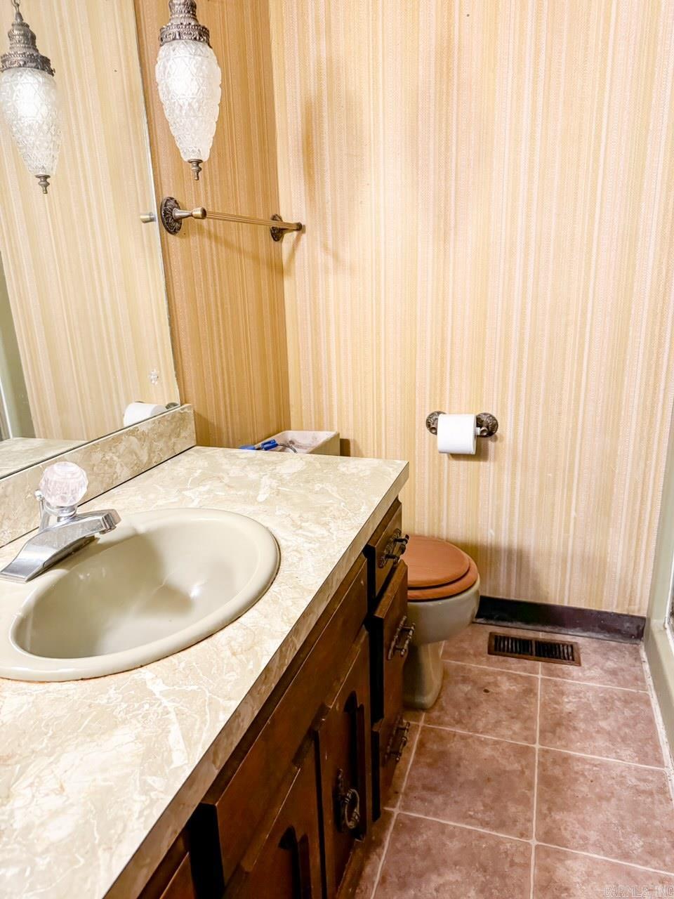 105 Burroughs  Hot Springs, AR