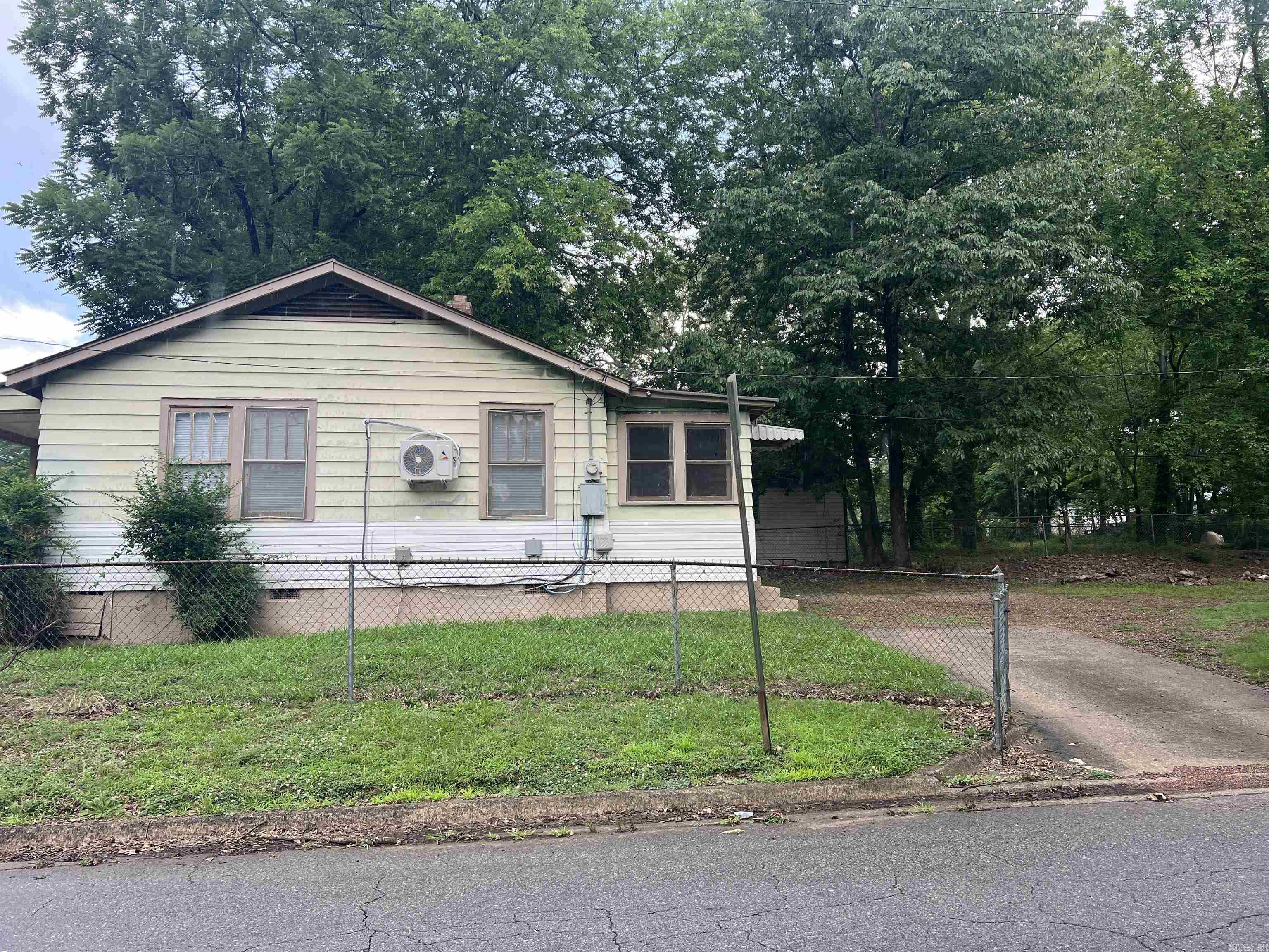 4823 W 22nd  Little Rock, AR