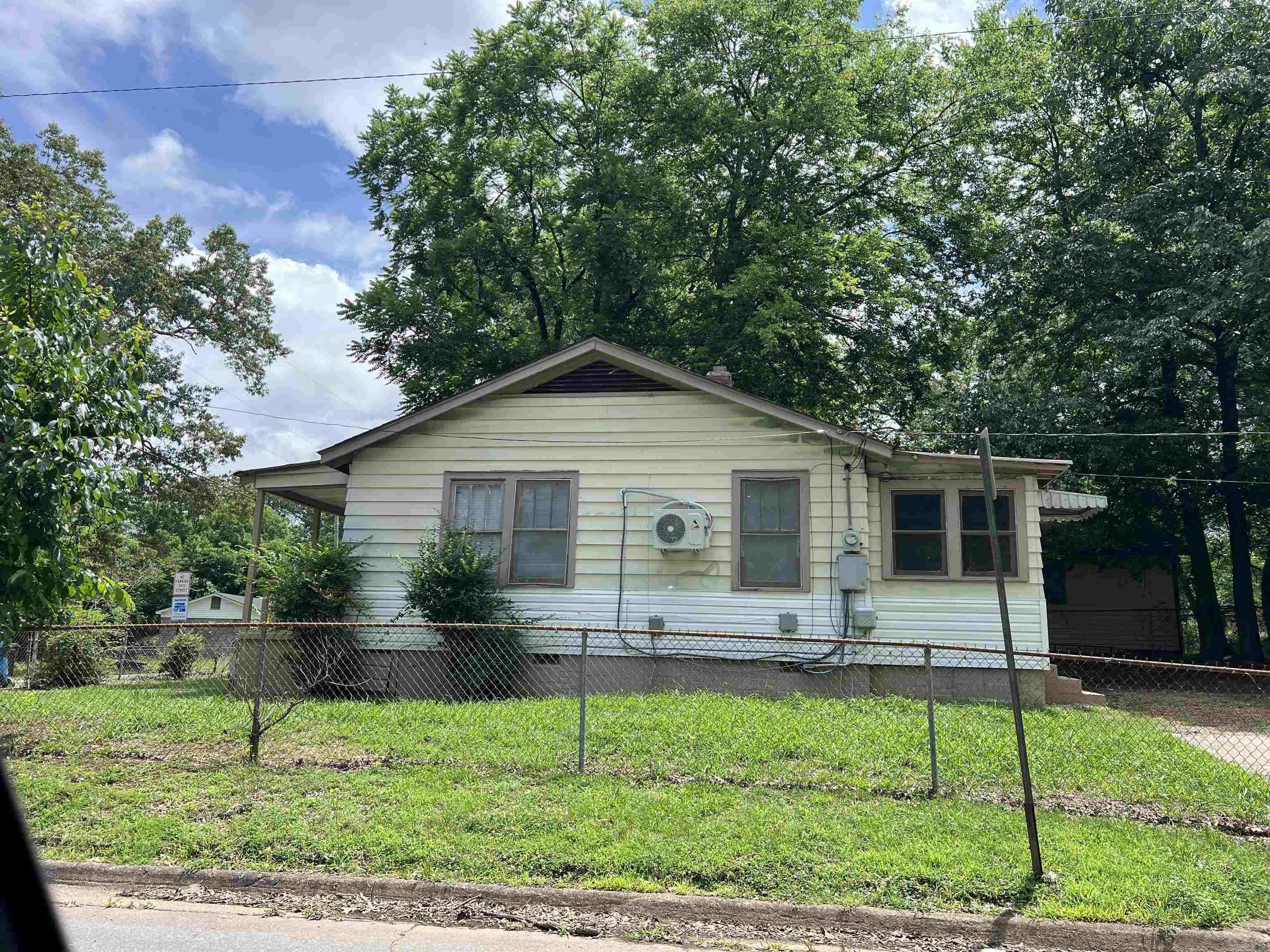 4823 W 22nd  Little Rock, AR