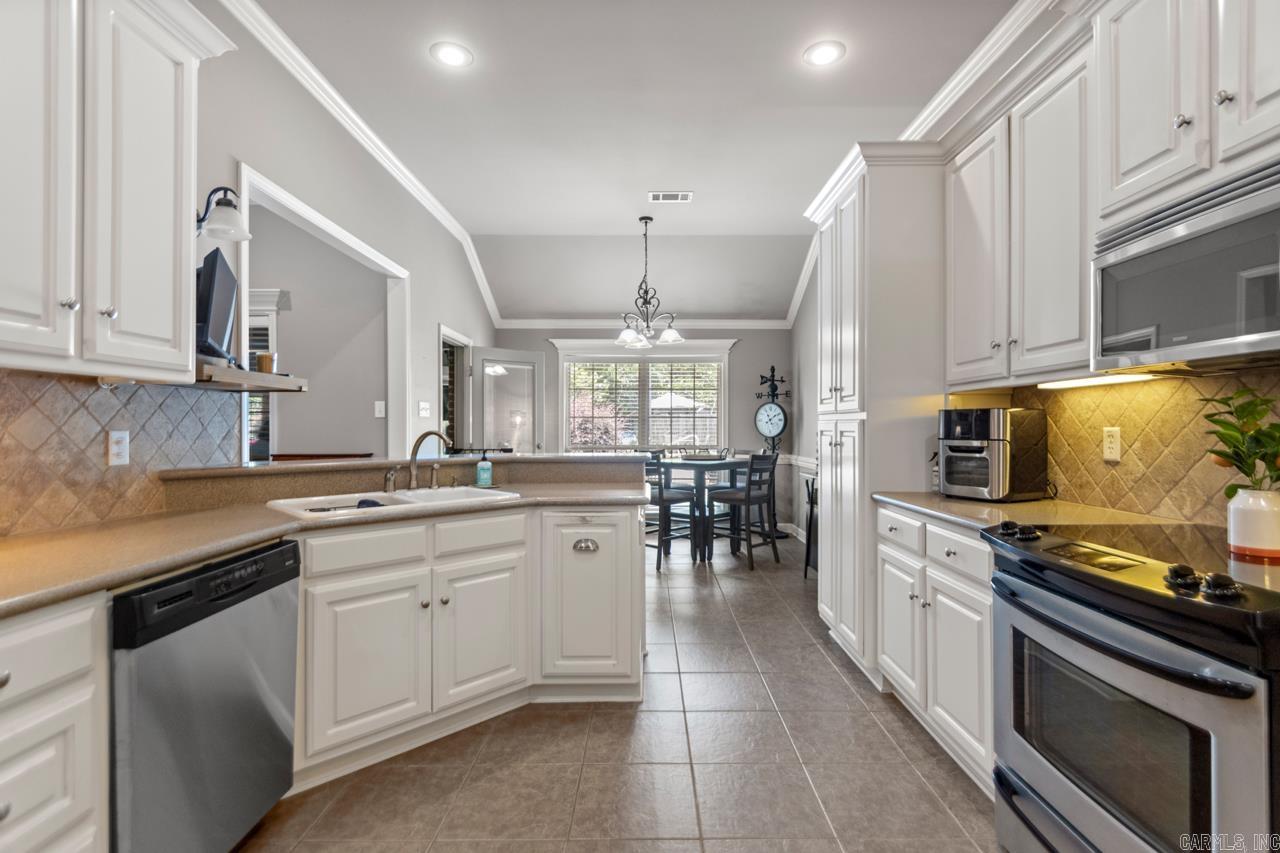 2600 River Eagle  Sherwood, AR