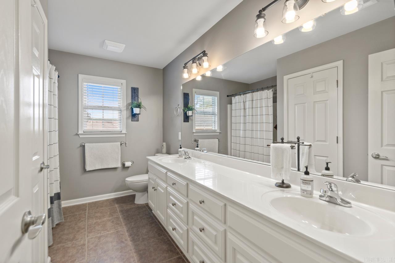2600 River Eagle  Sherwood, AR