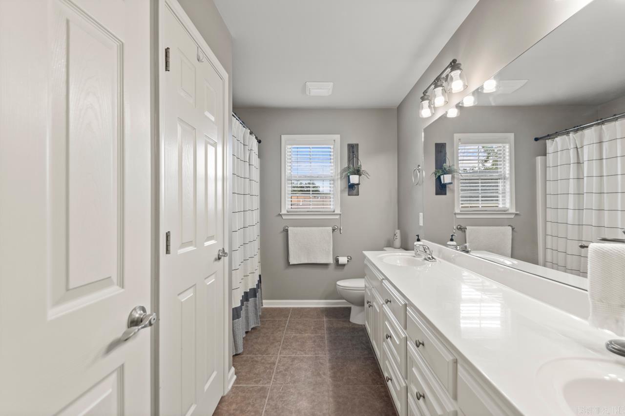 2600 River Eagle  Sherwood, AR