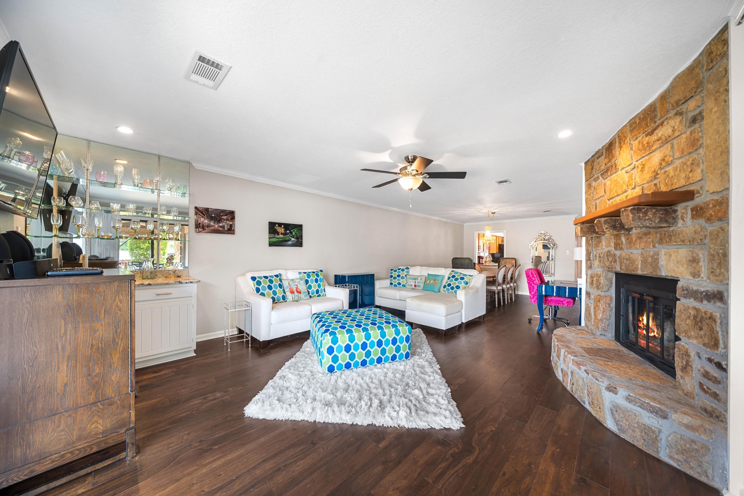 1412 AIRPORT RD  Hot Springs, AR