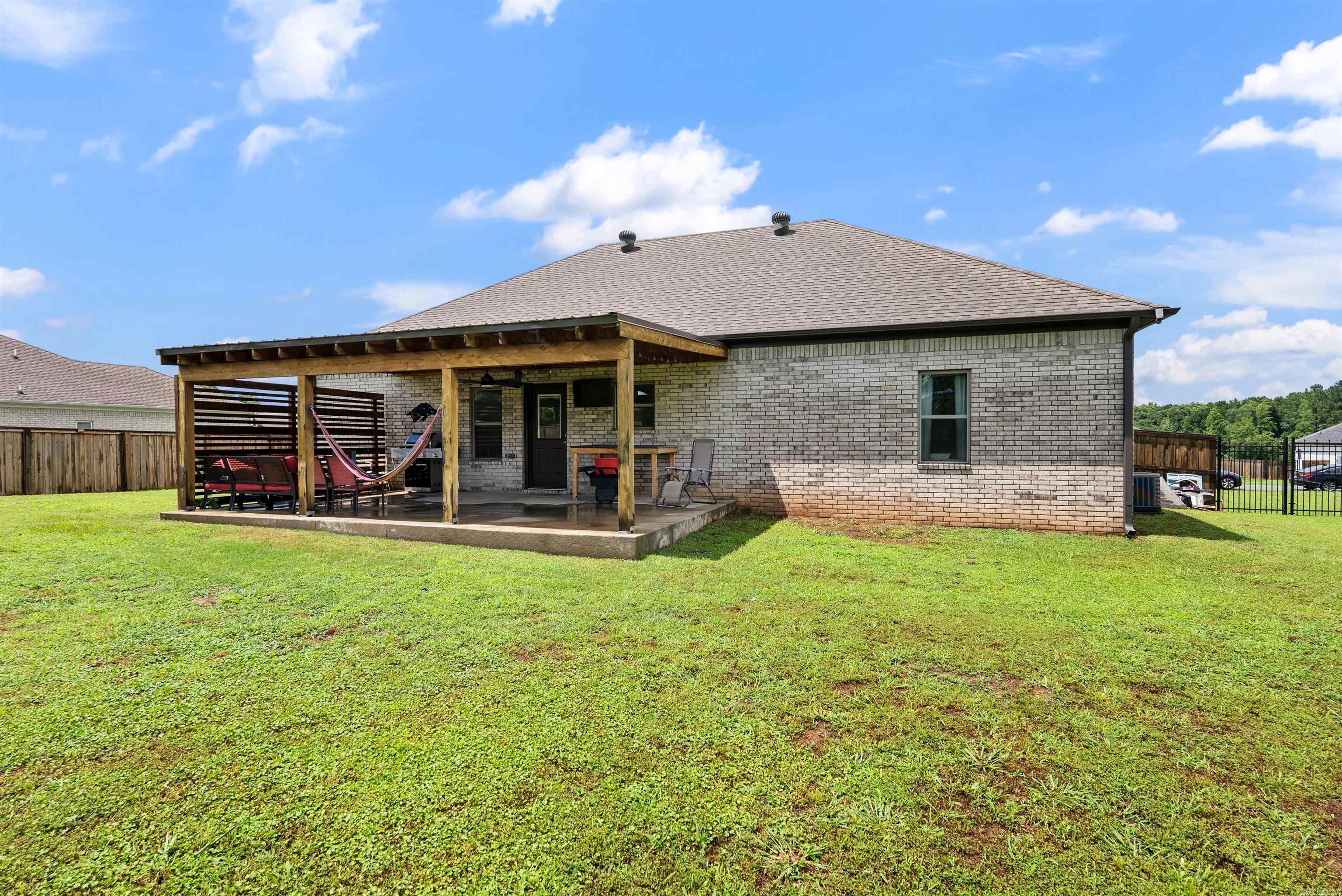 7 Edward  Greenbrier, AR