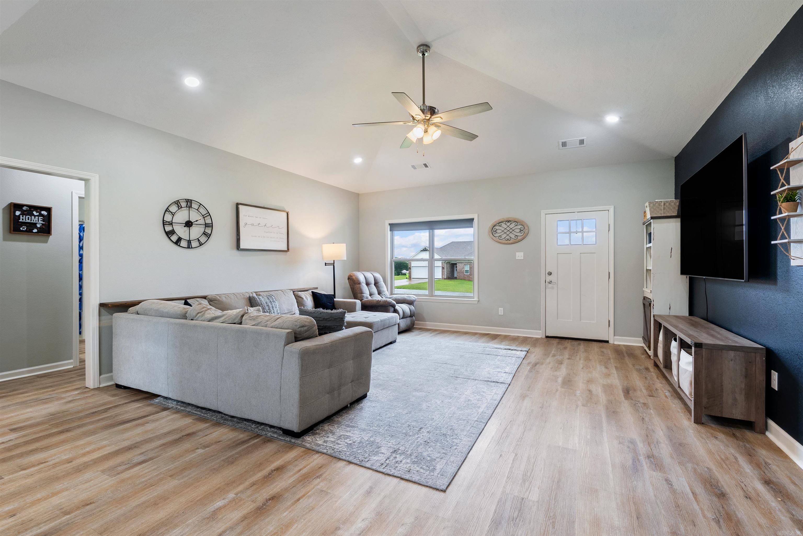 7 Edward  Greenbrier, AR