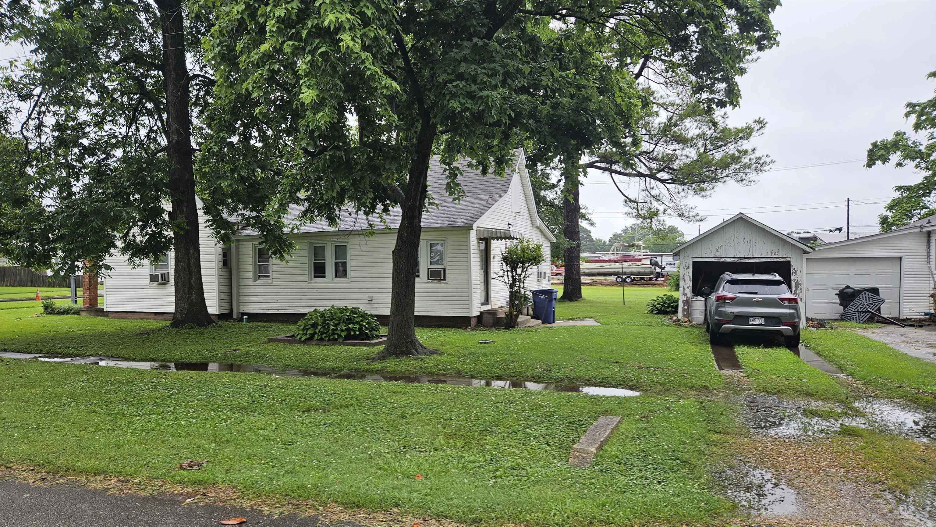 121 W 5th  Rector, AR
