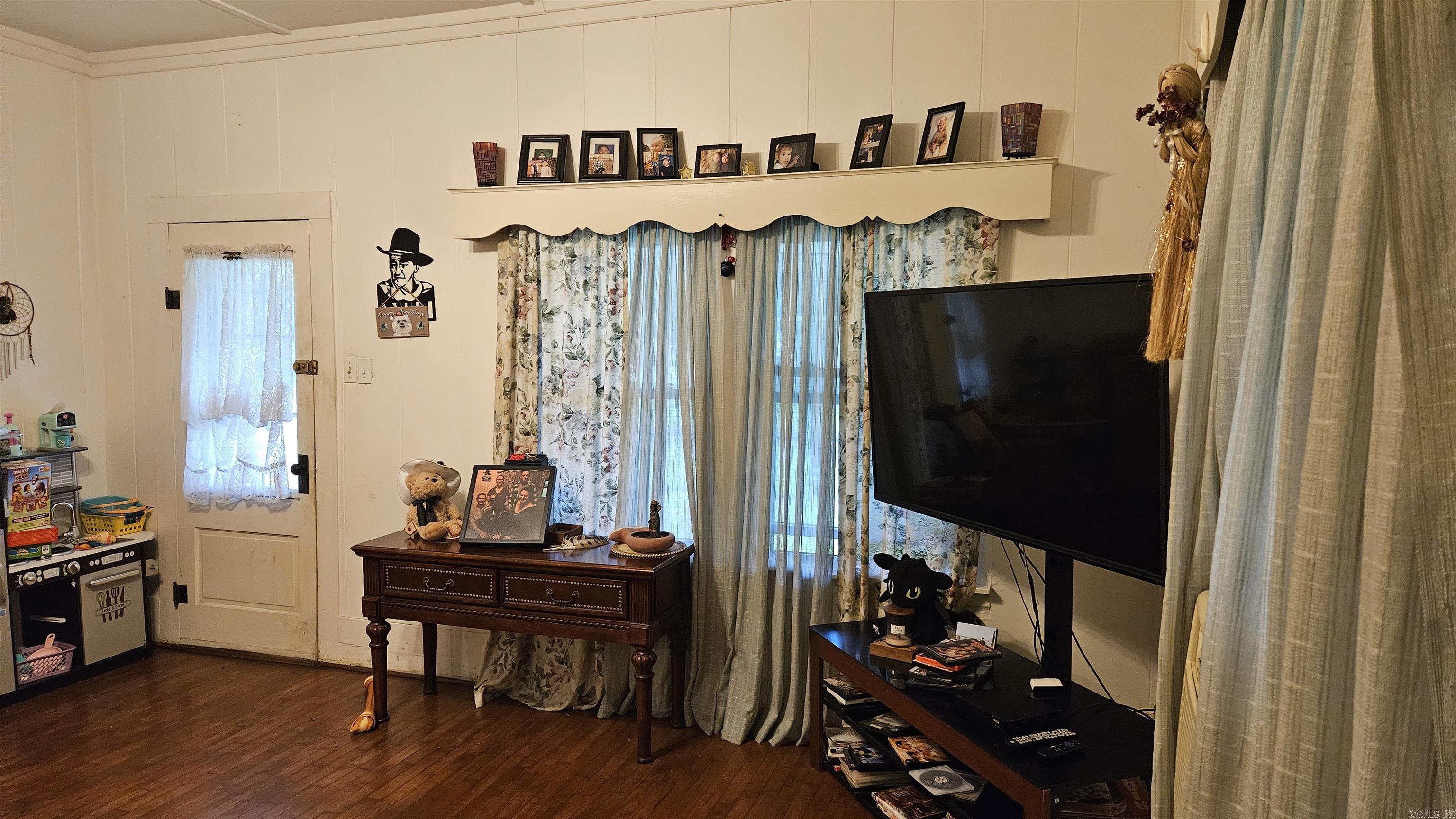 121 W 5th  Rector, AR