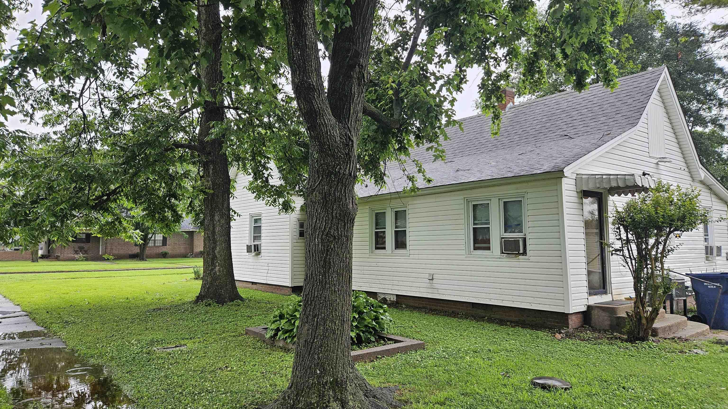 121 W 5th  Rector, AR