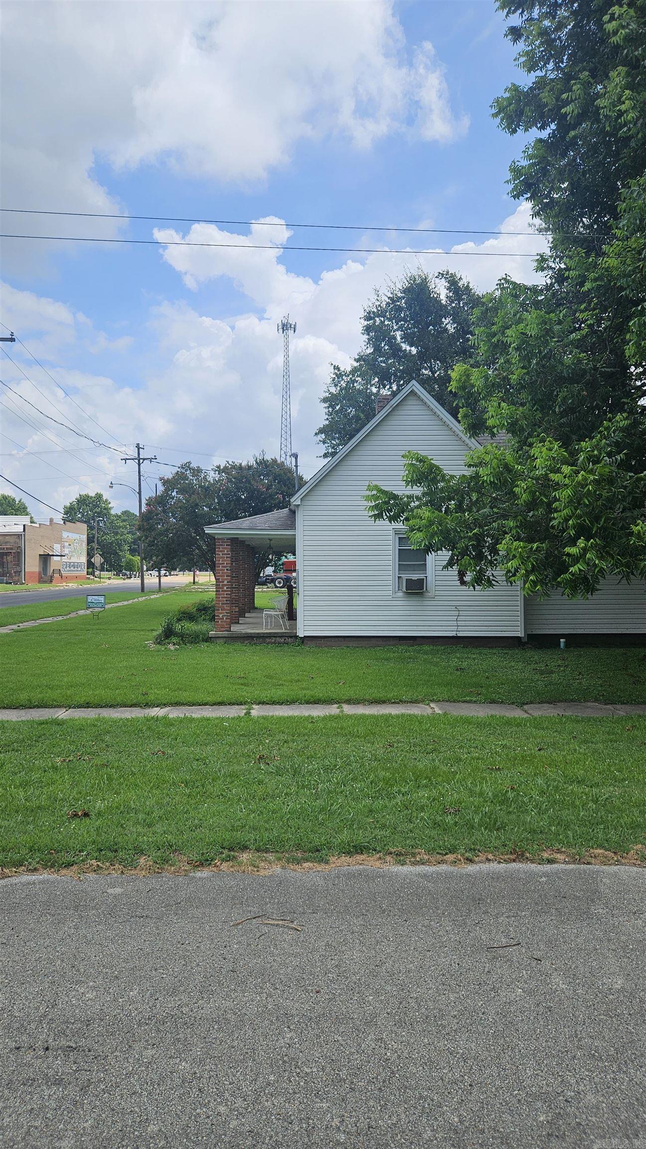 121 W 5th  Rector, AR