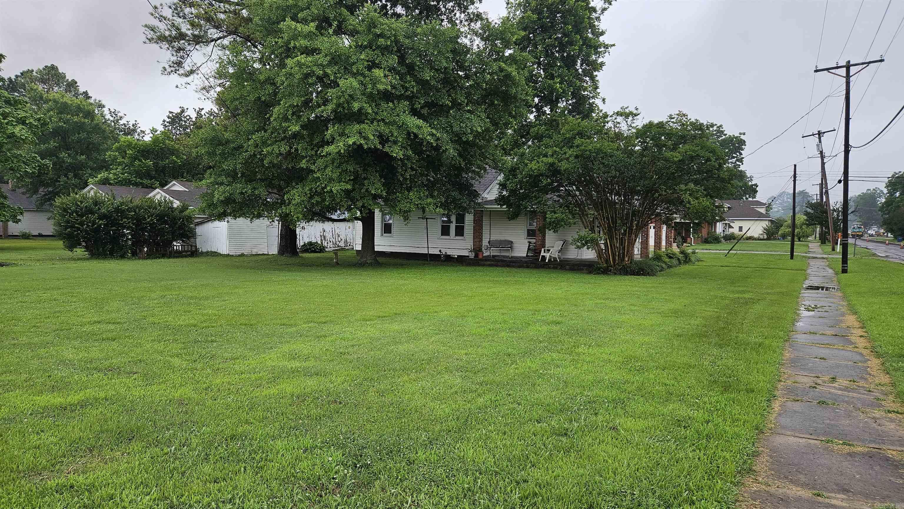 121 W 5th  Rector, AR