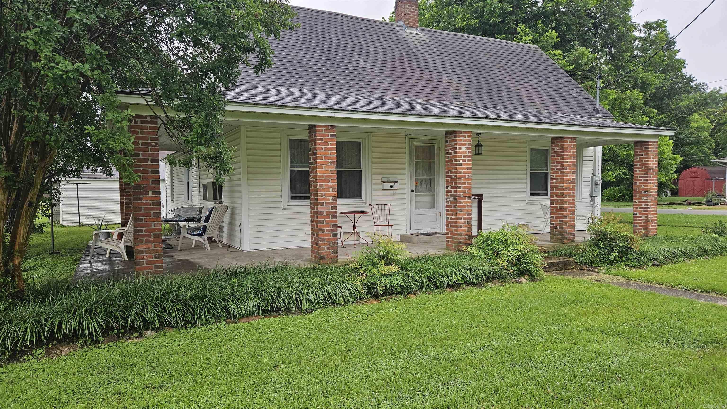 121 W 5th  Rector, AR