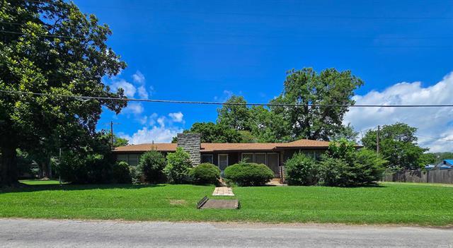 226  Holmes  Lepanto, AR
