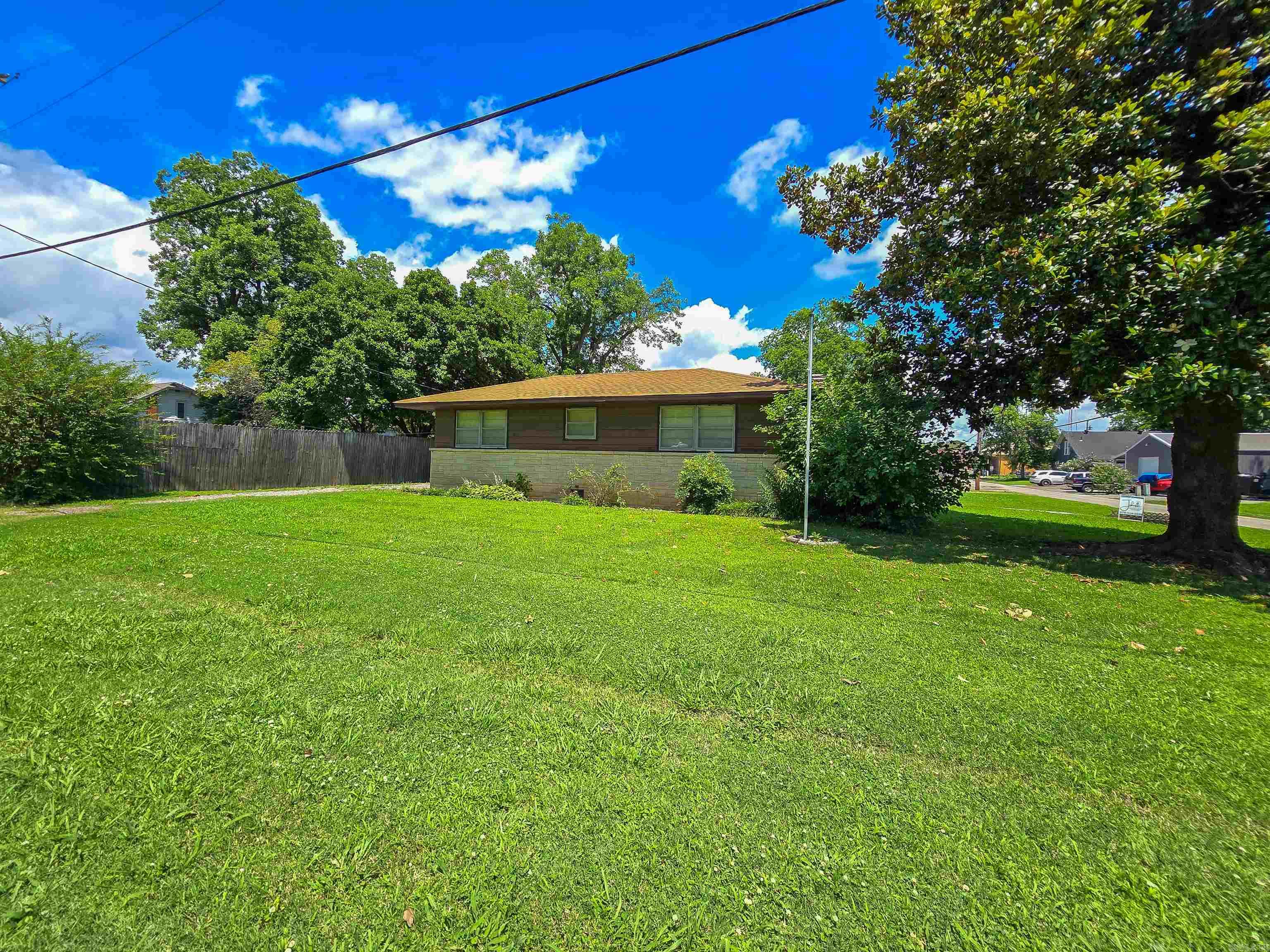 226 Holmes  Lepanto, AR