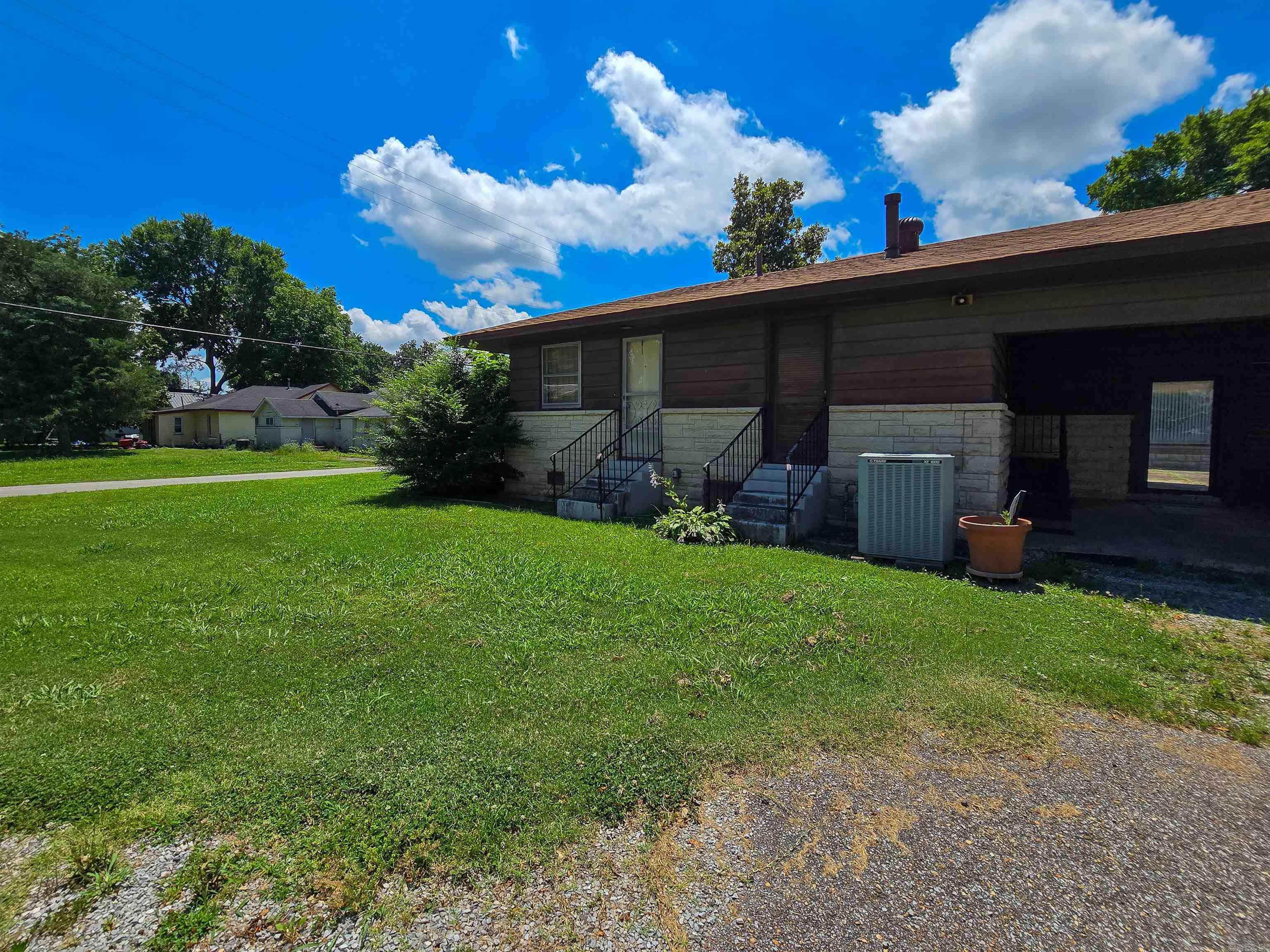 226 Holmes  Lepanto, AR