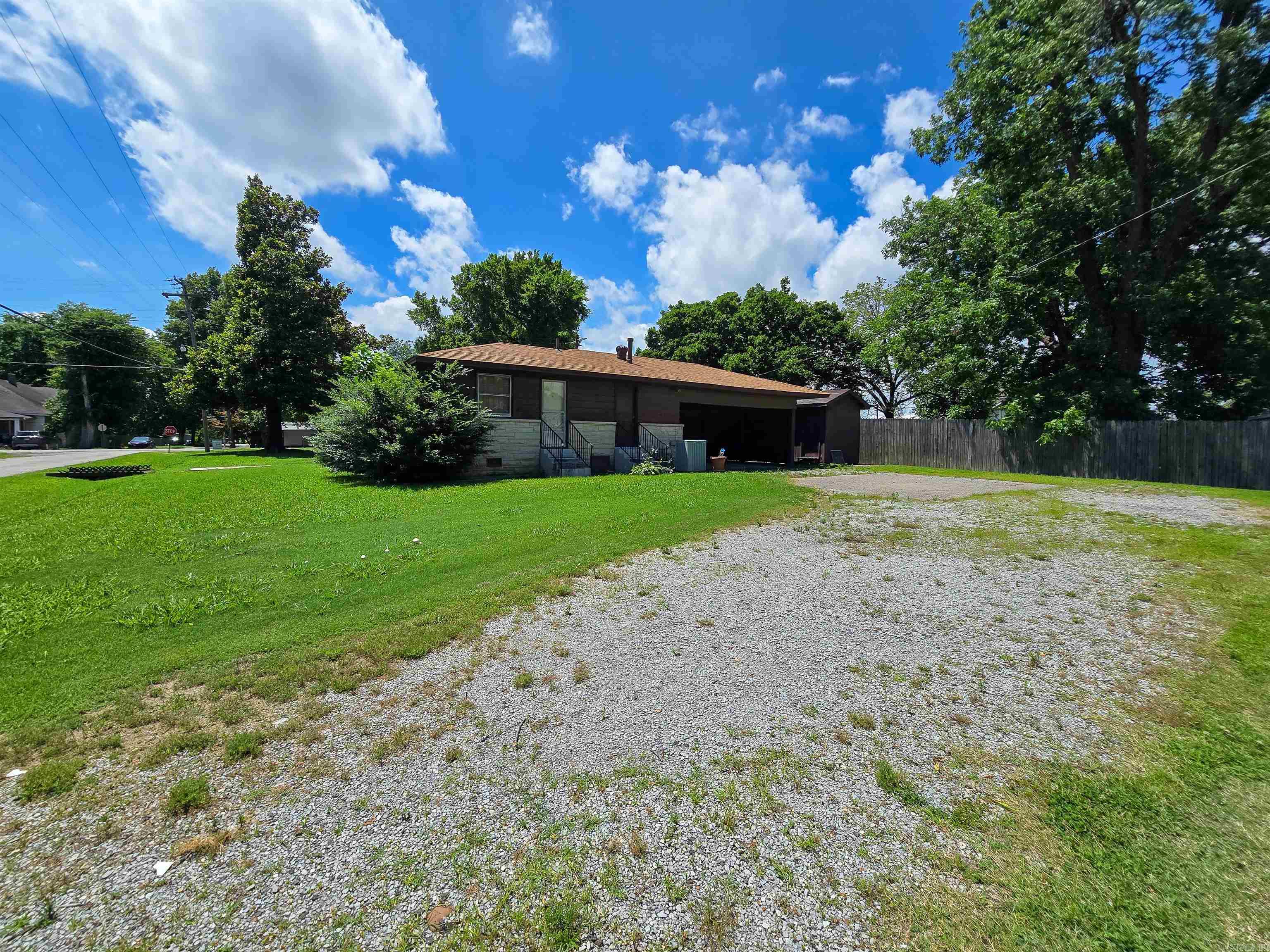 226 Holmes  Lepanto, AR
