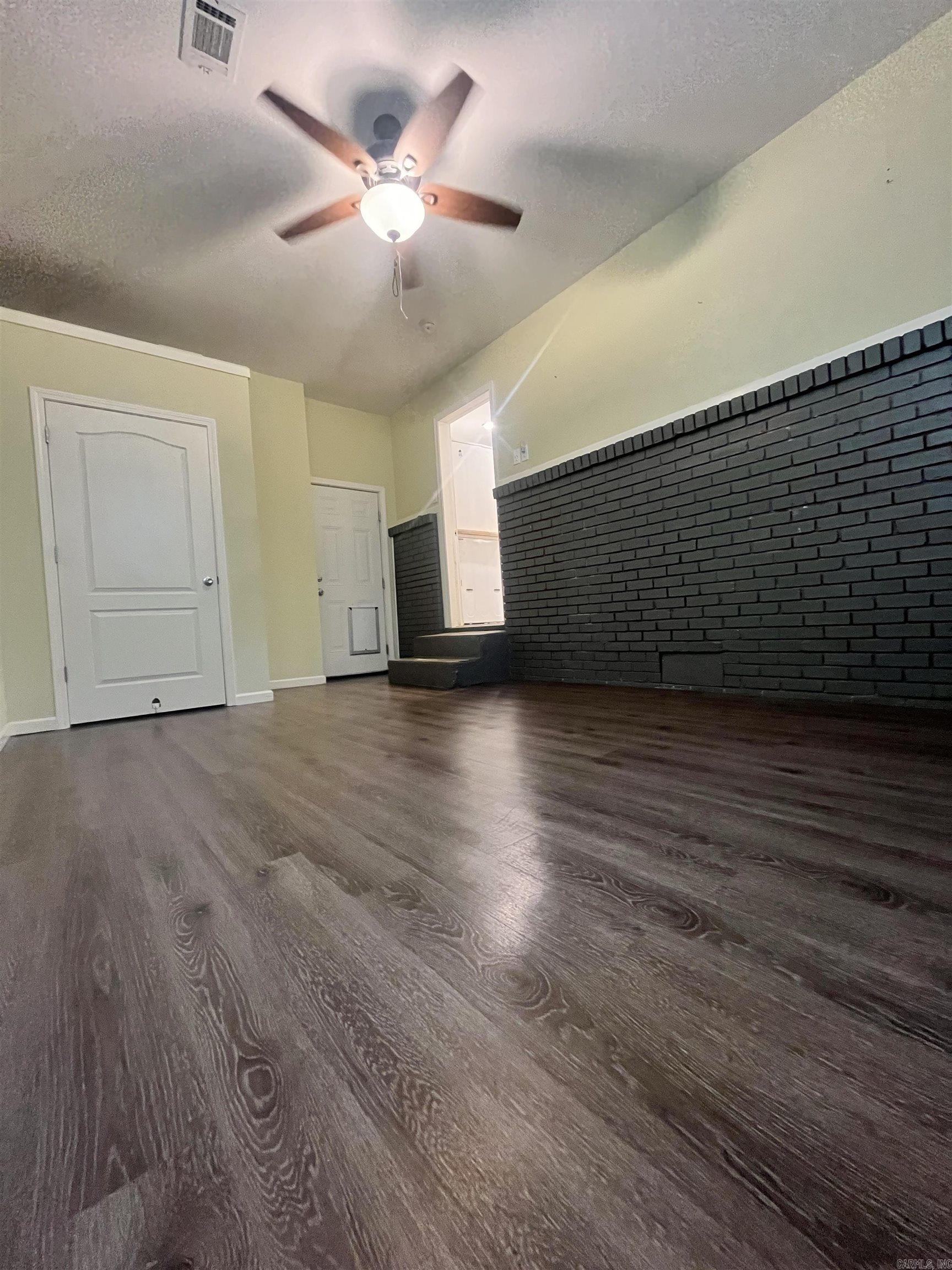 1505 W Park  Searcy, AR