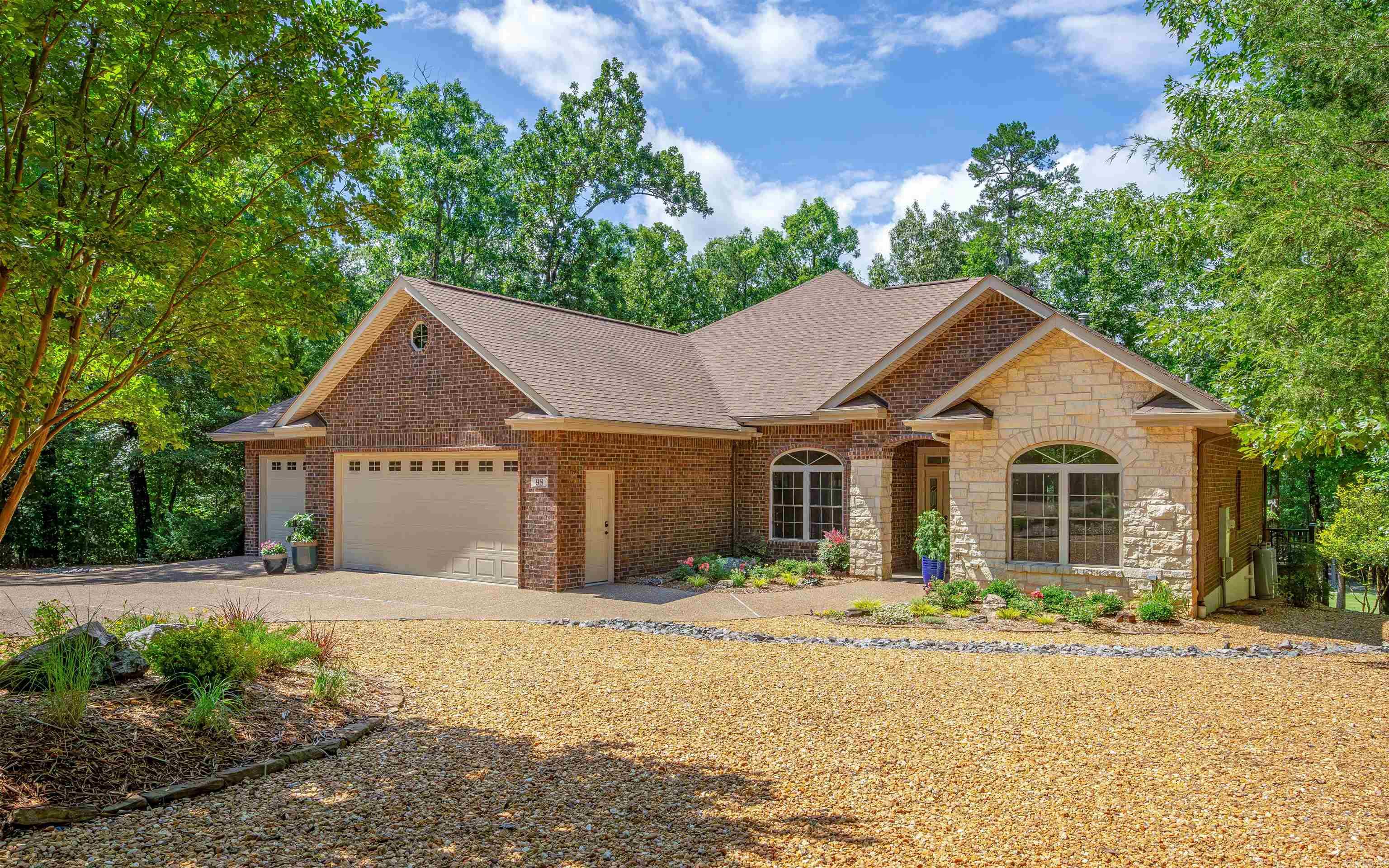98 Magellan  Hot Springs Village, AR