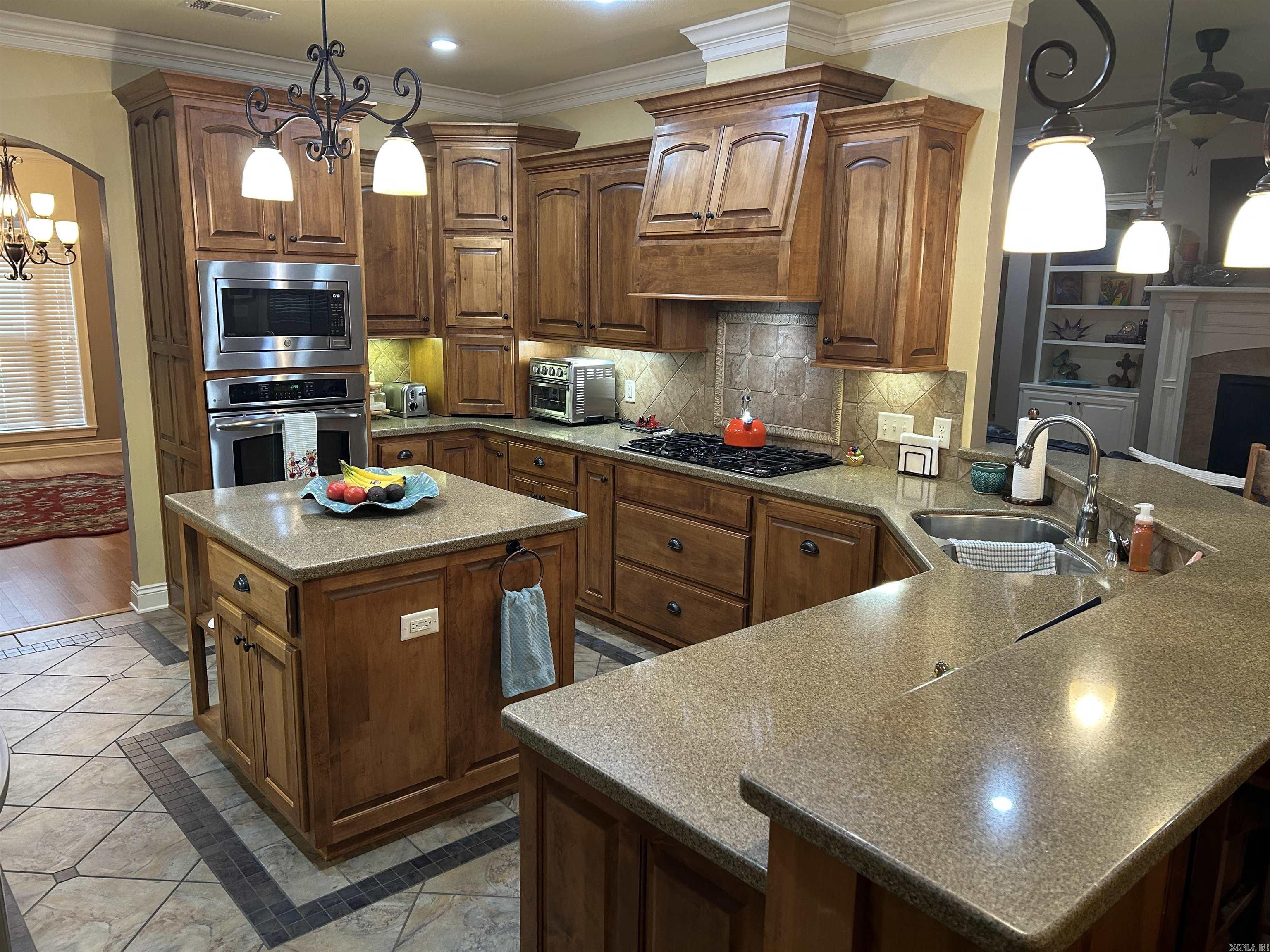 2205 Vermont Street Conway, AR 72034