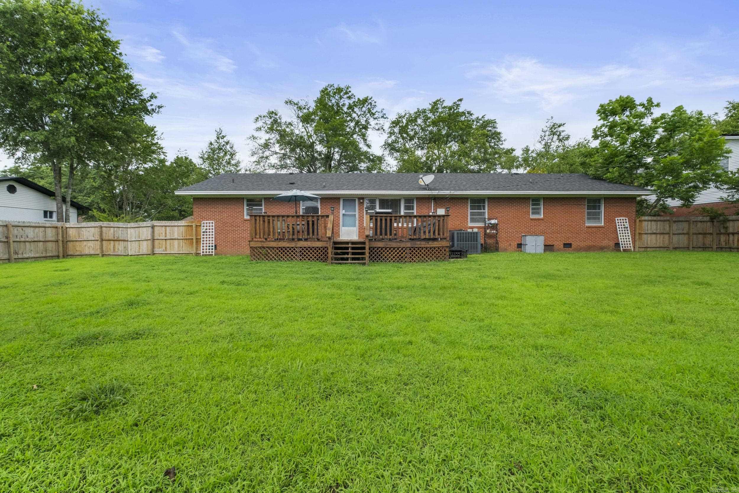 1903 W Arch  Searcy, AR