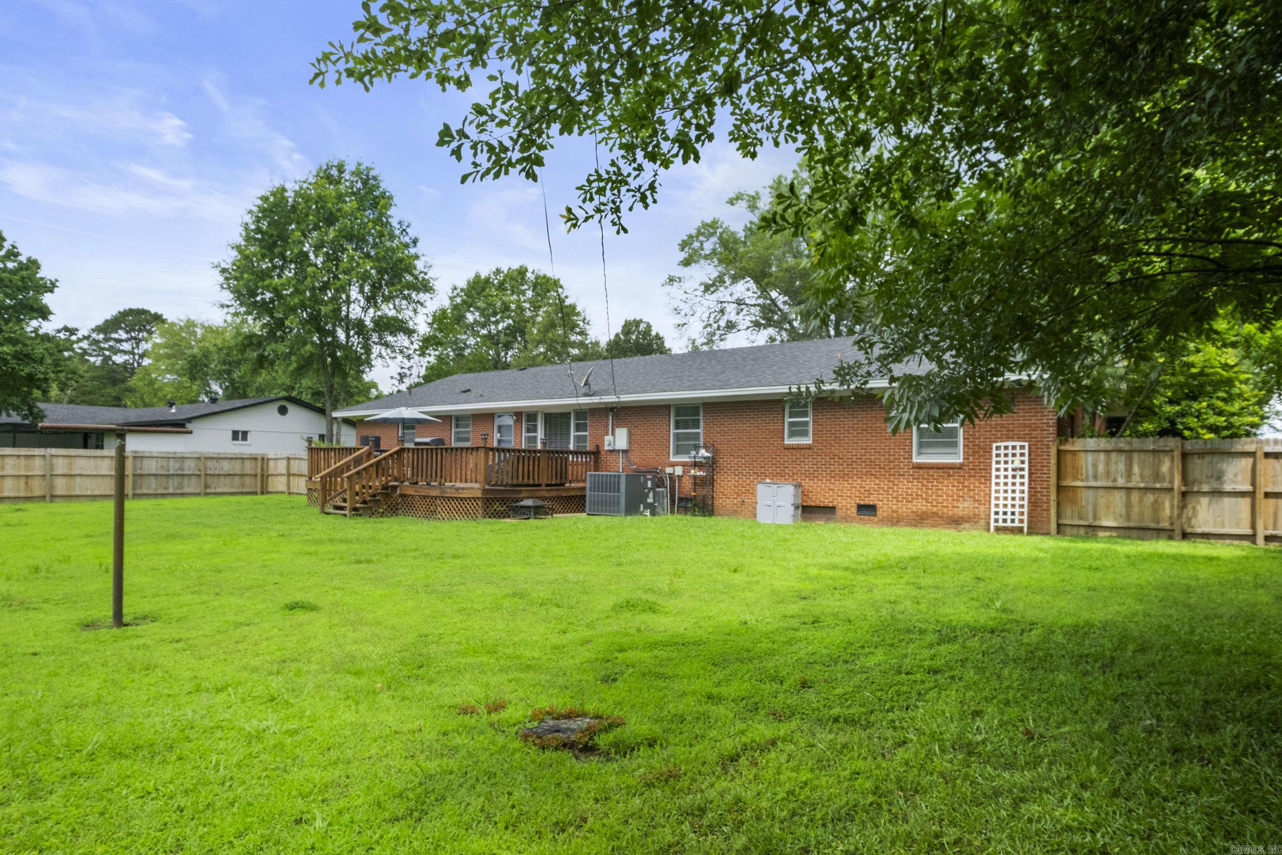 1903 W Arch  Searcy, AR