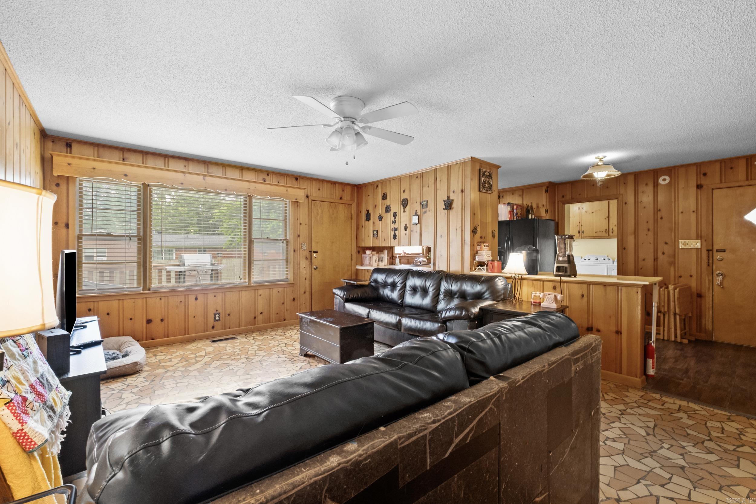 1903 W Arch  Searcy, AR