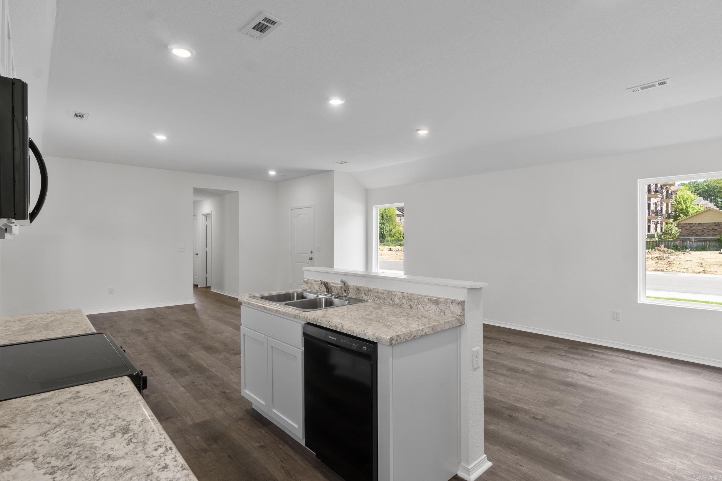 8201 Stacey Lane North Little Rock, AR 72113