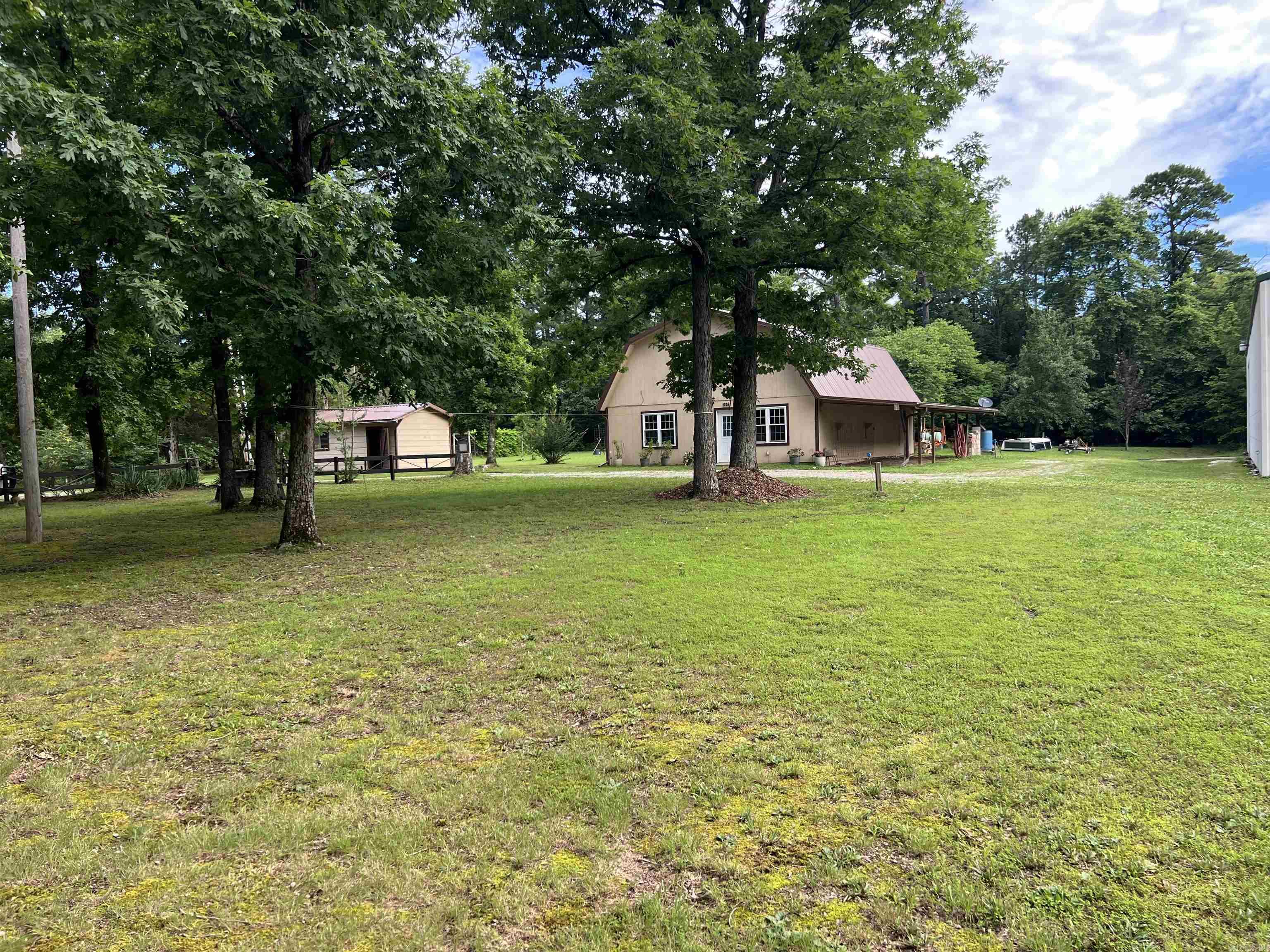526 Iron Mountain  Mountain View, AR