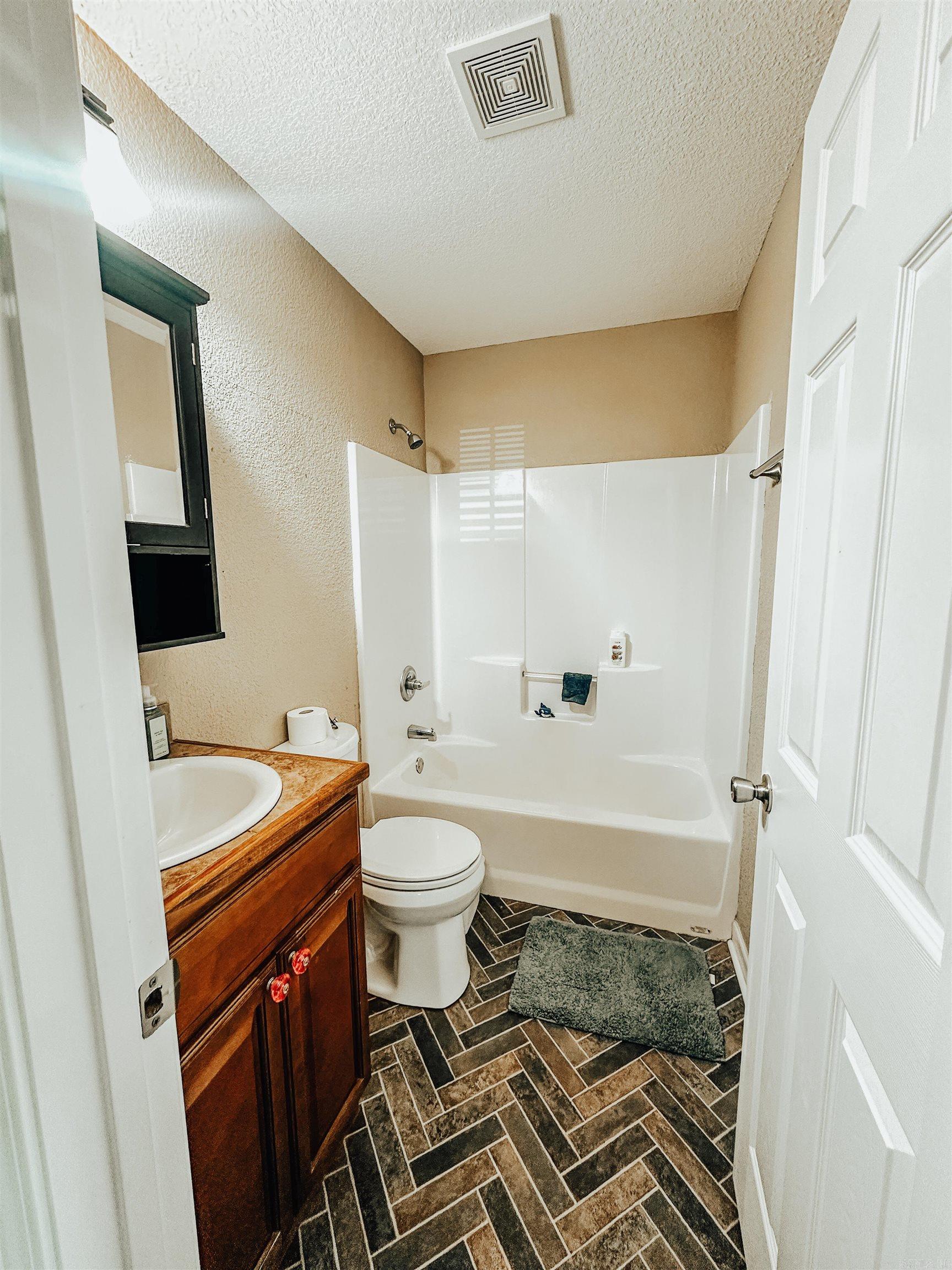 295 Leatherwood  Hot Springs, AR