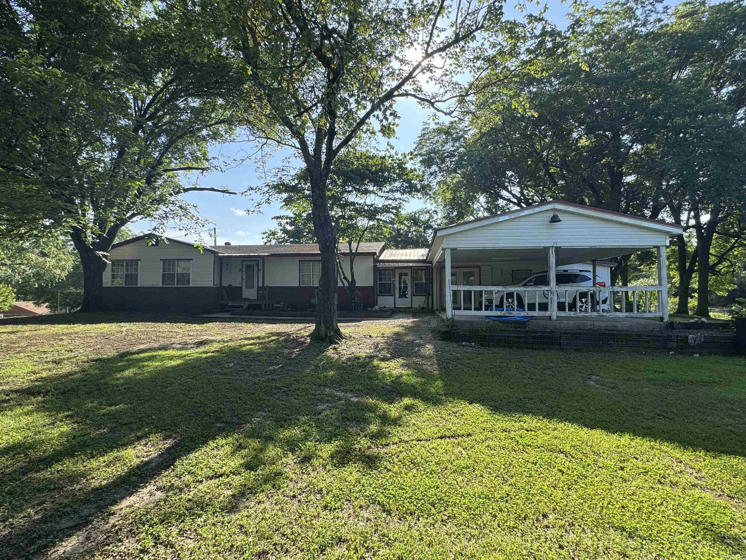 7498 US HWY 71 S  Wickes, AR