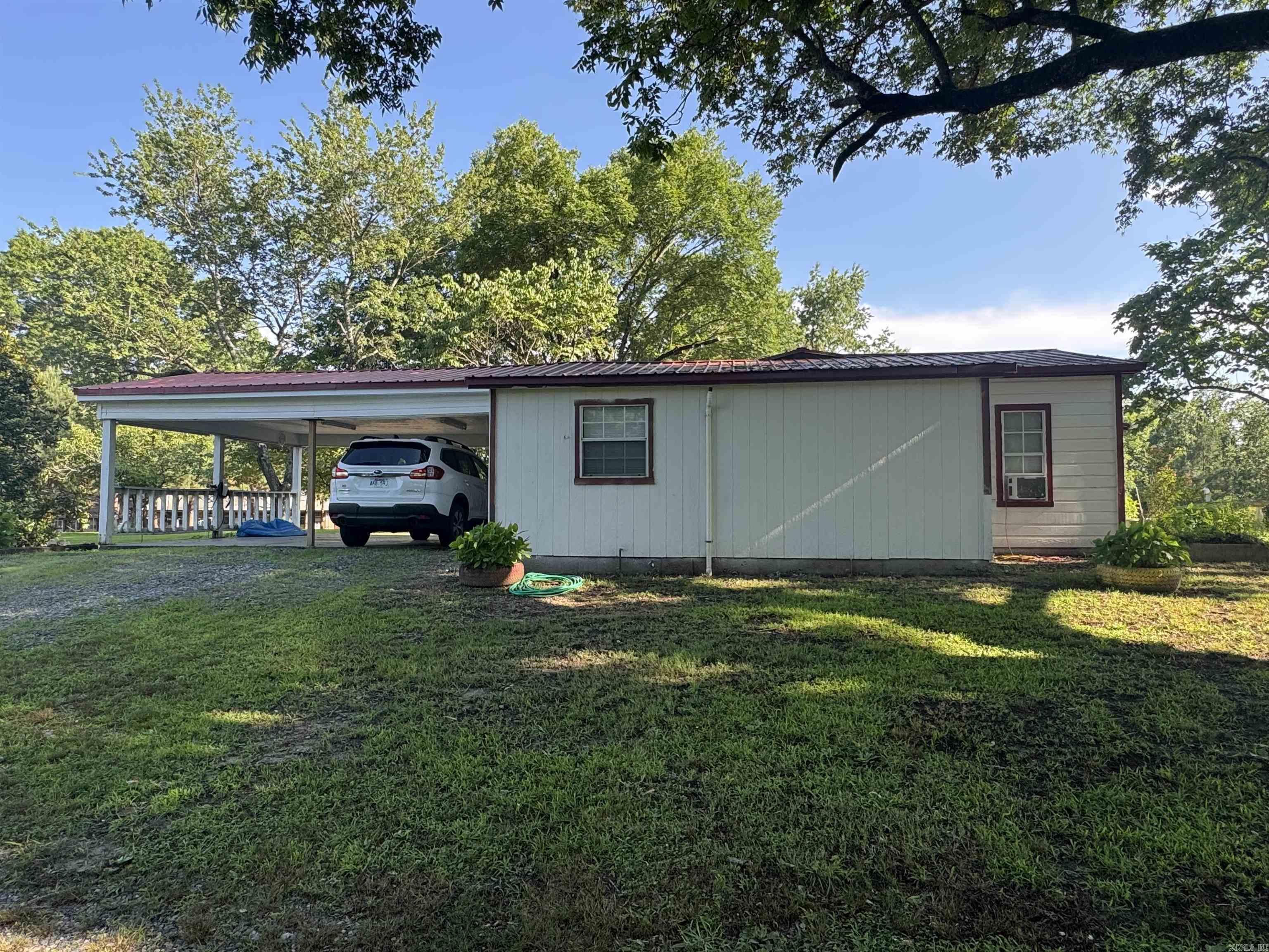 7498 US HWY 71 S  Wickes, AR