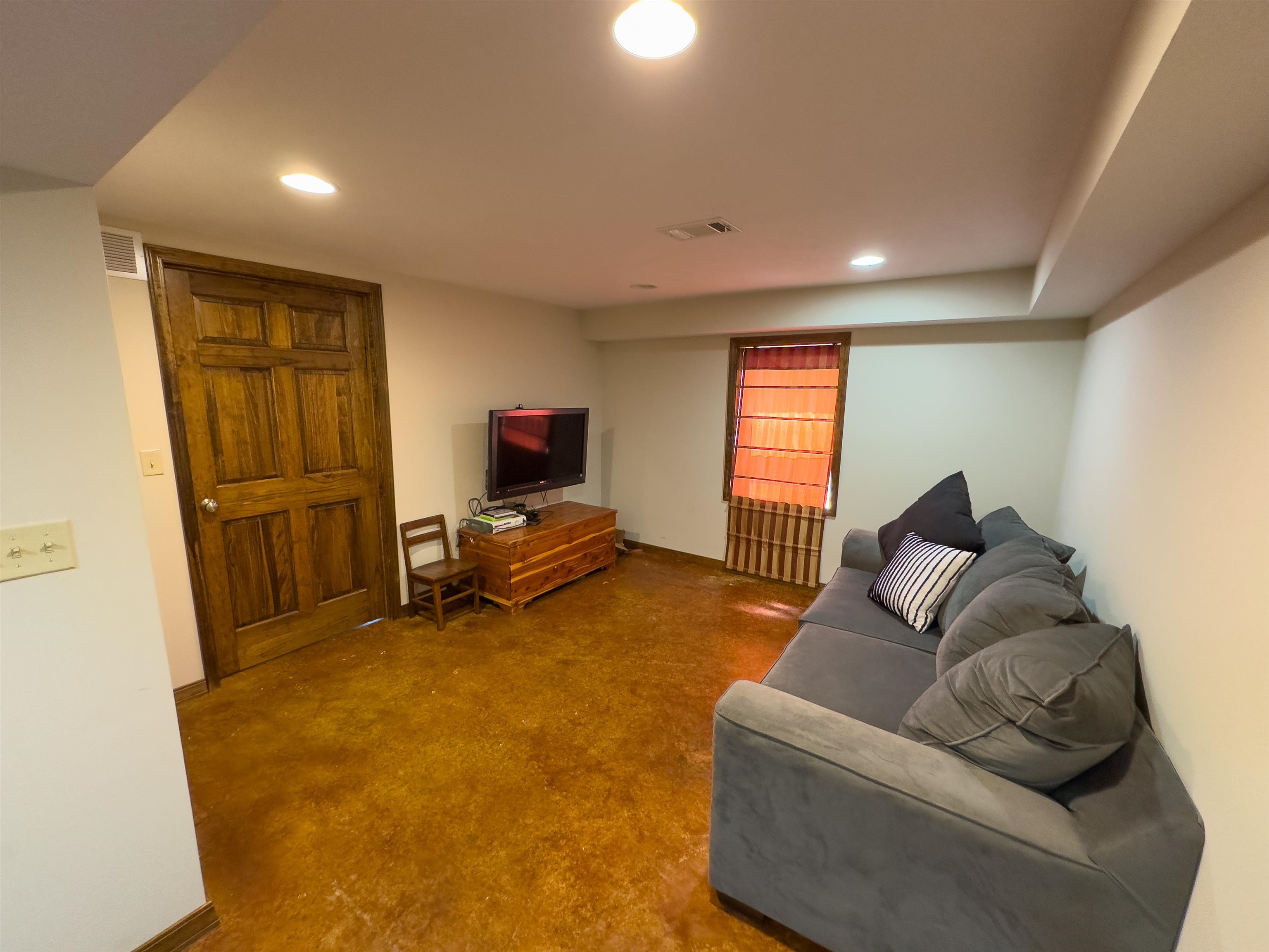 450 S Main St  Salem, AR
