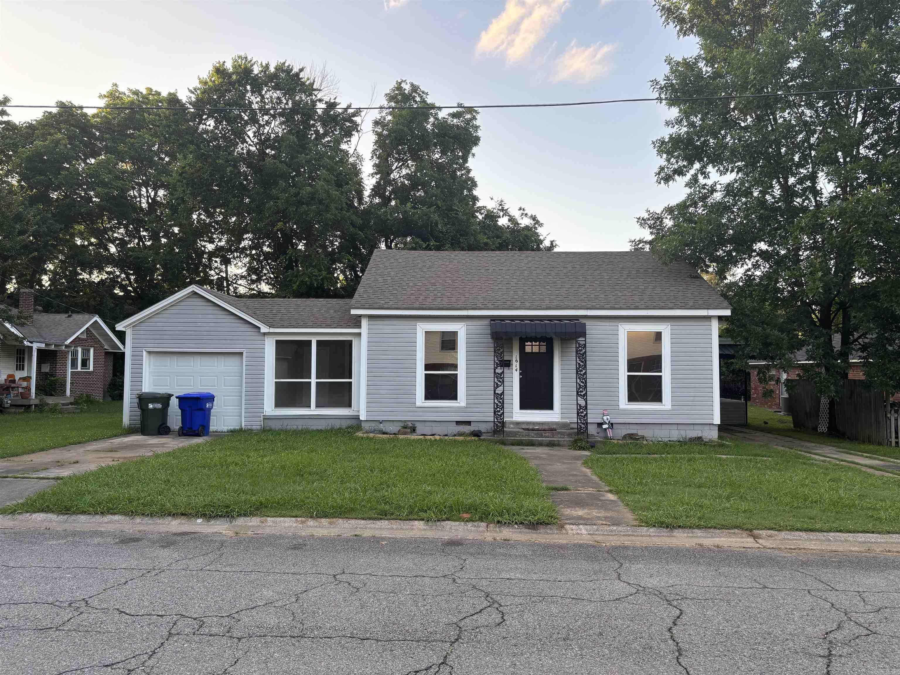 1614 Independence  Conway, AR