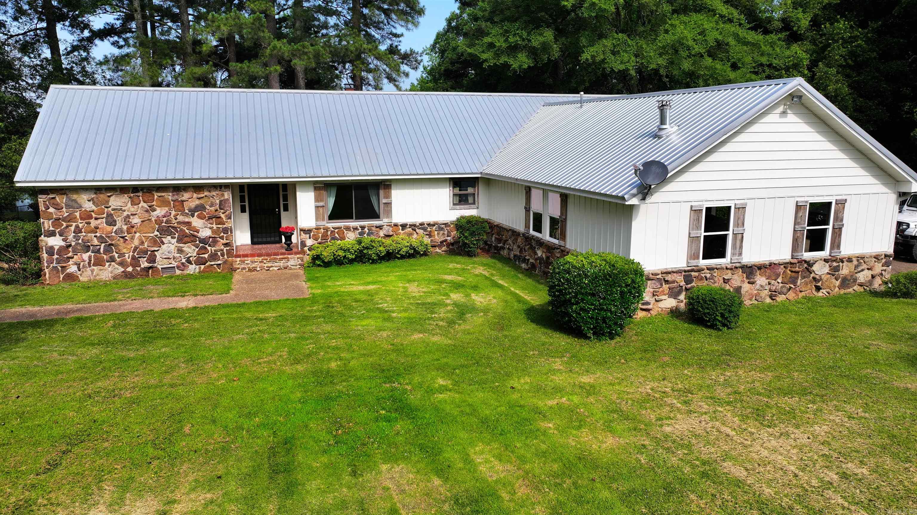 32518 Hwy 17  Brinkley, AR