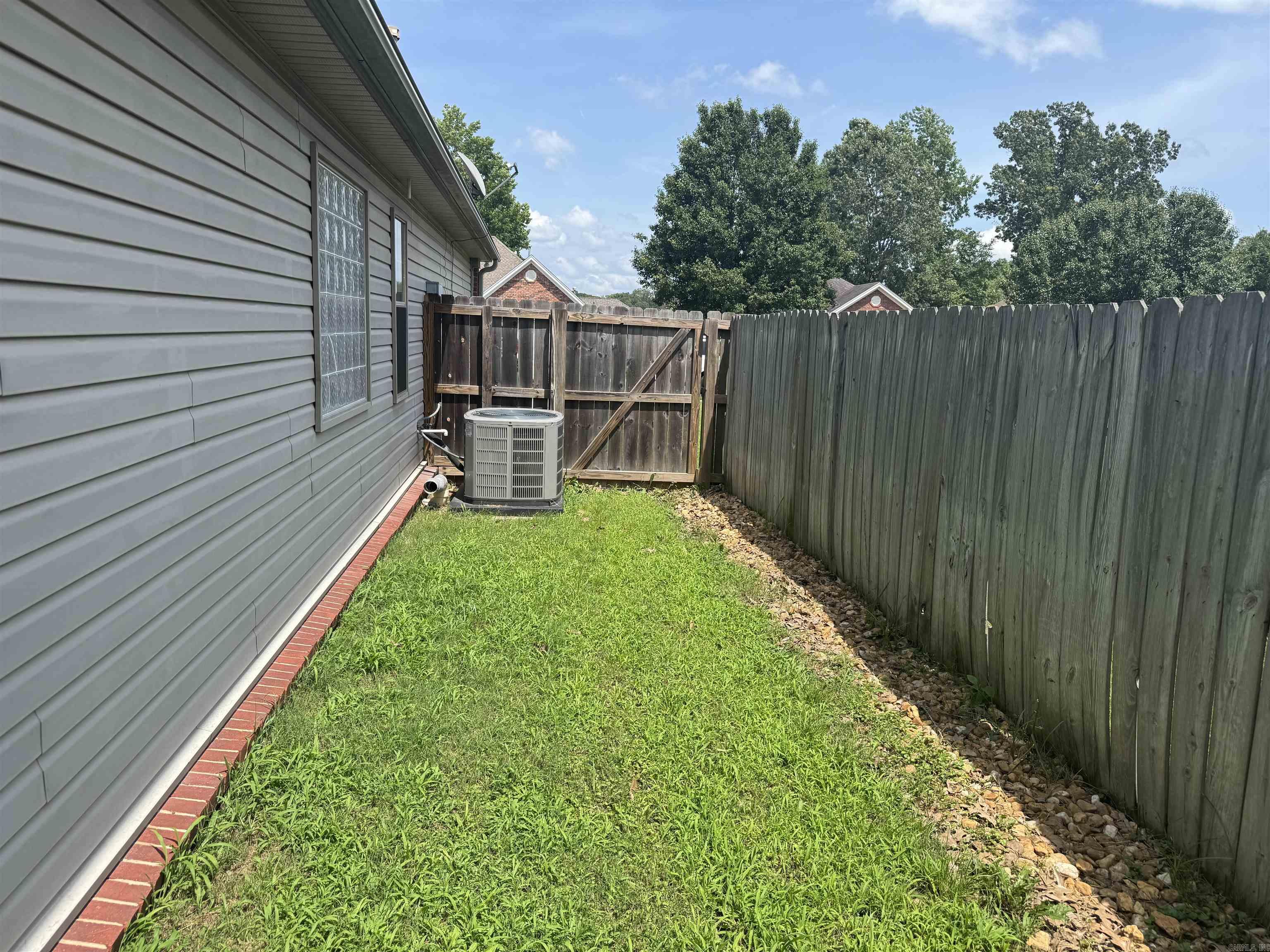 27 WEDGESIDE DR  Little Rock, AR