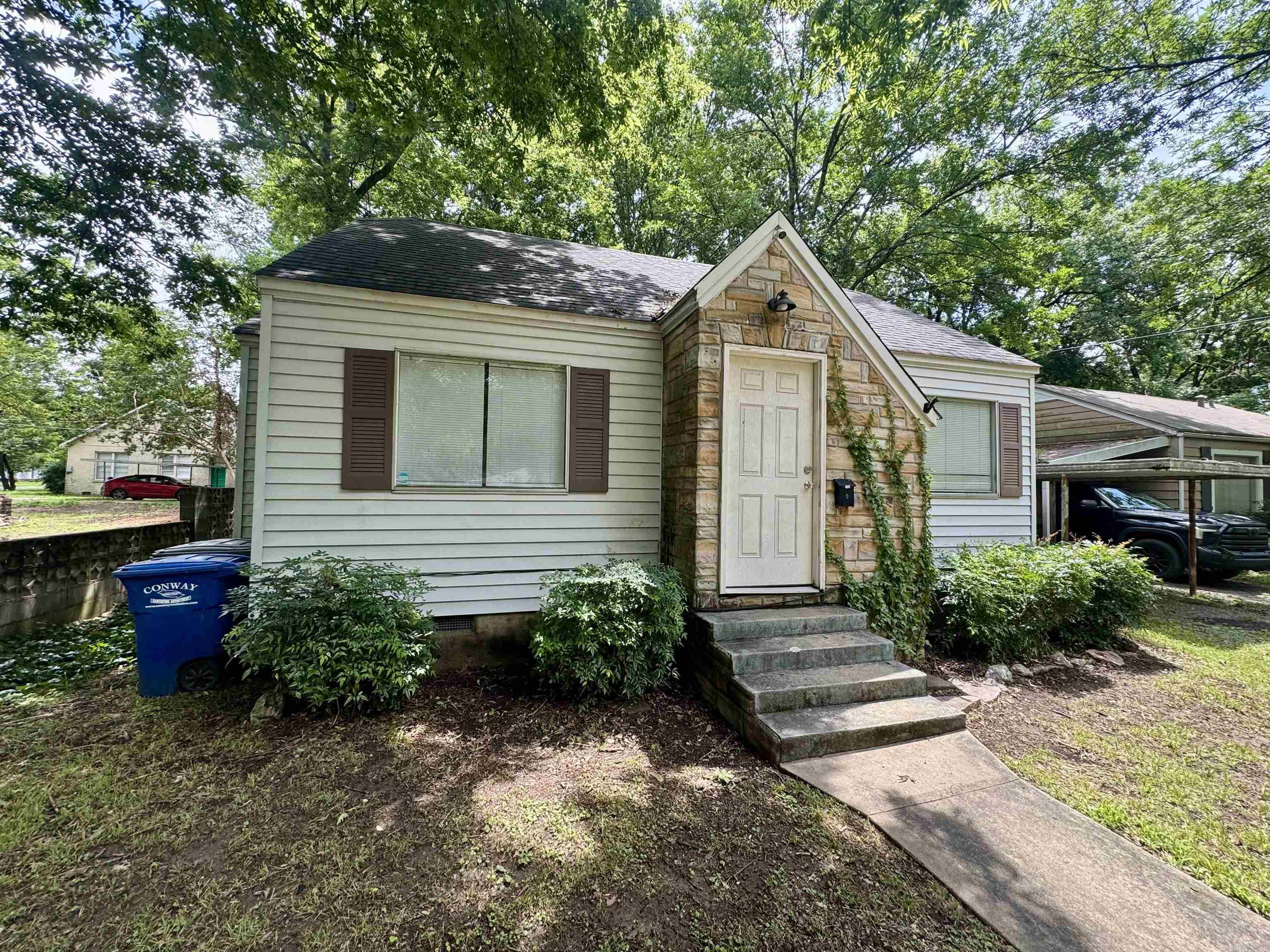 840 Watkins  Conway, AR