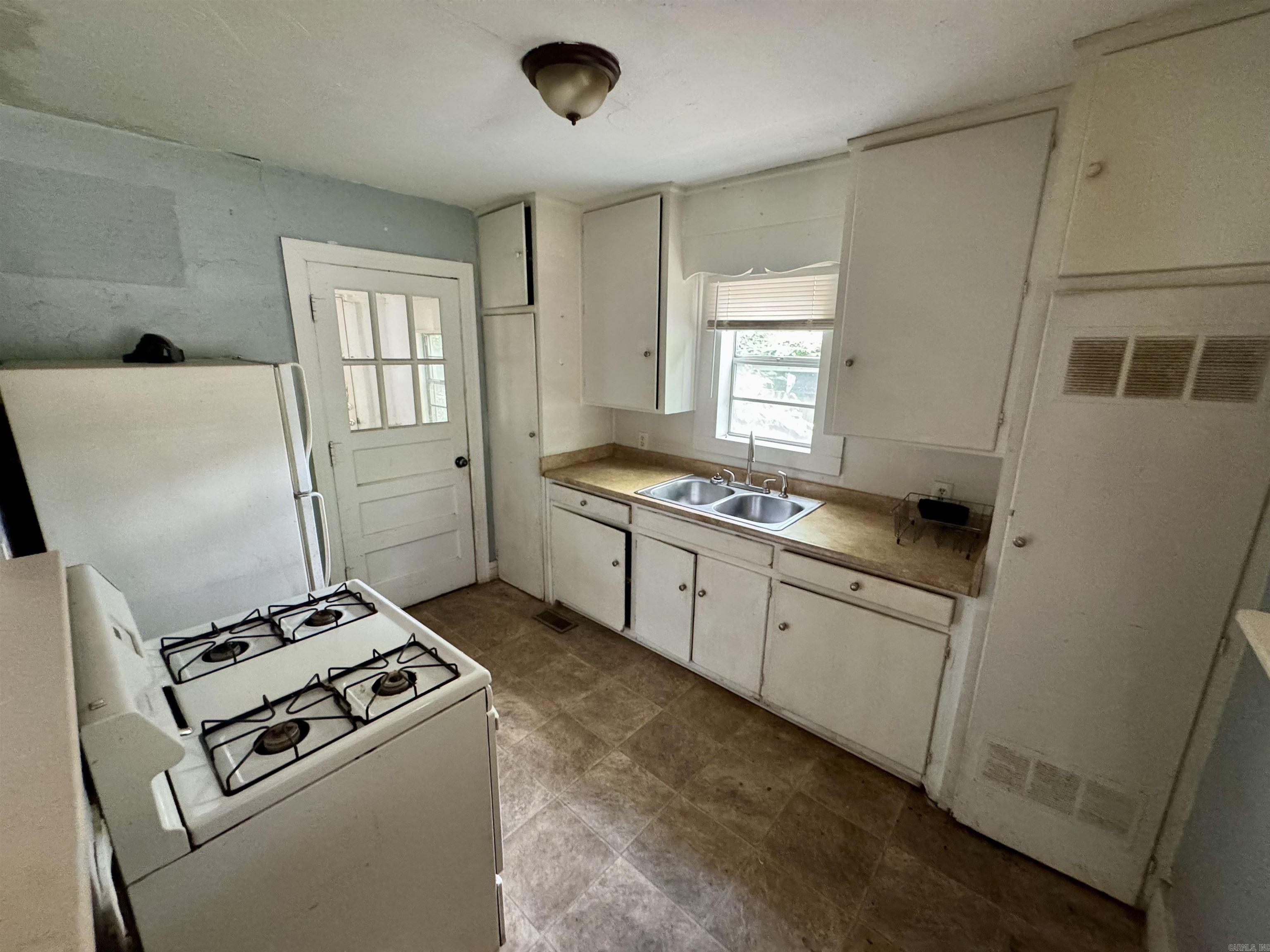 840 Watkins  Conway, AR