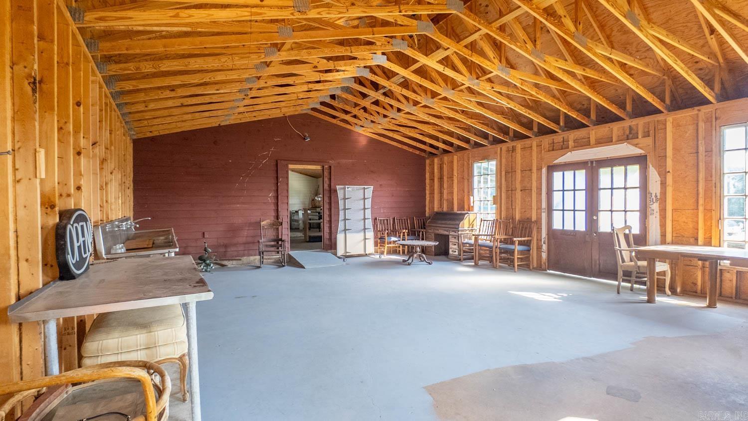 2516 US Highway 63  Hardy, AR
