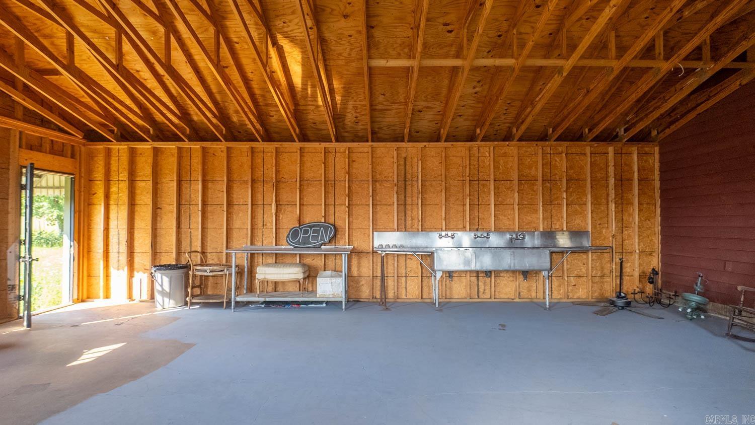 2516 US Highway 63  Hardy, AR