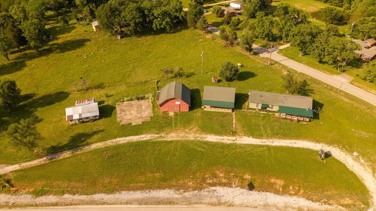 2516 US Highway 63  Hardy, AR