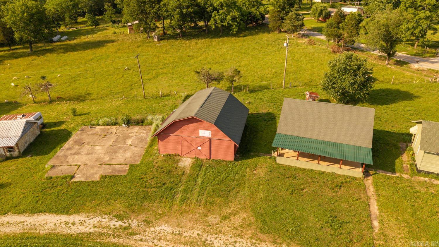 2516 US Highway 63  Hardy, AR