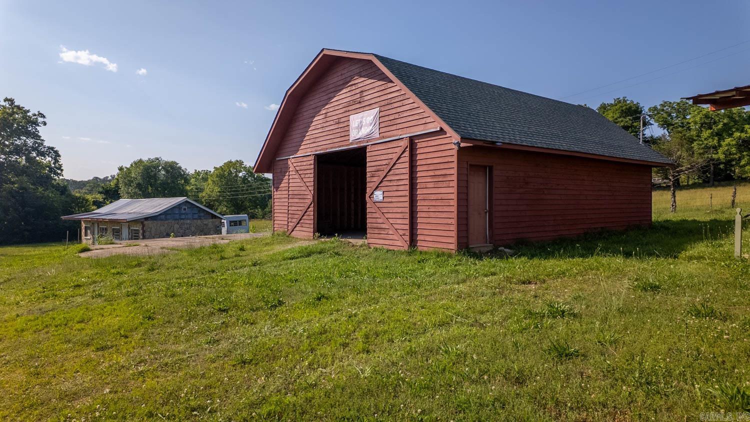 2516 US Highway 63  Hardy, AR