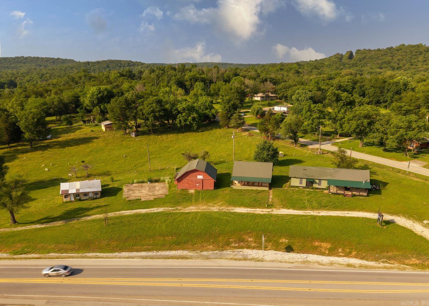 2516 US Highway 63  Hardy, AR