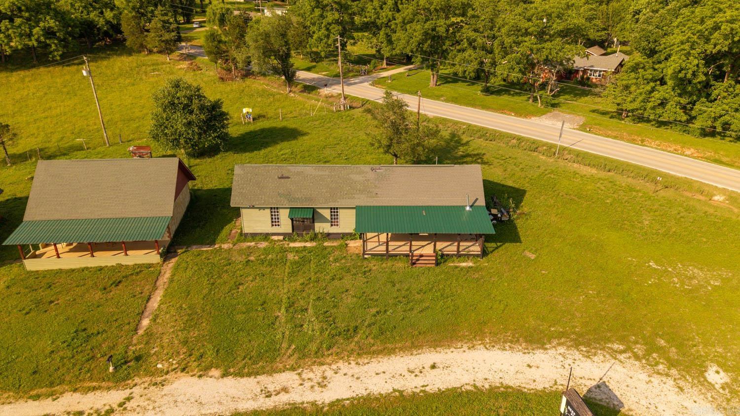 2516 US Highway 63  Hardy, AR