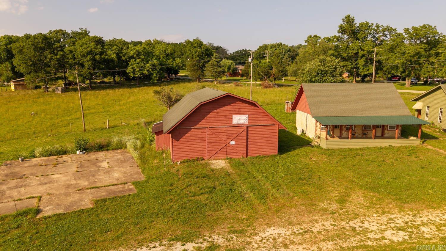 2516 US Highway 63  Hardy, AR